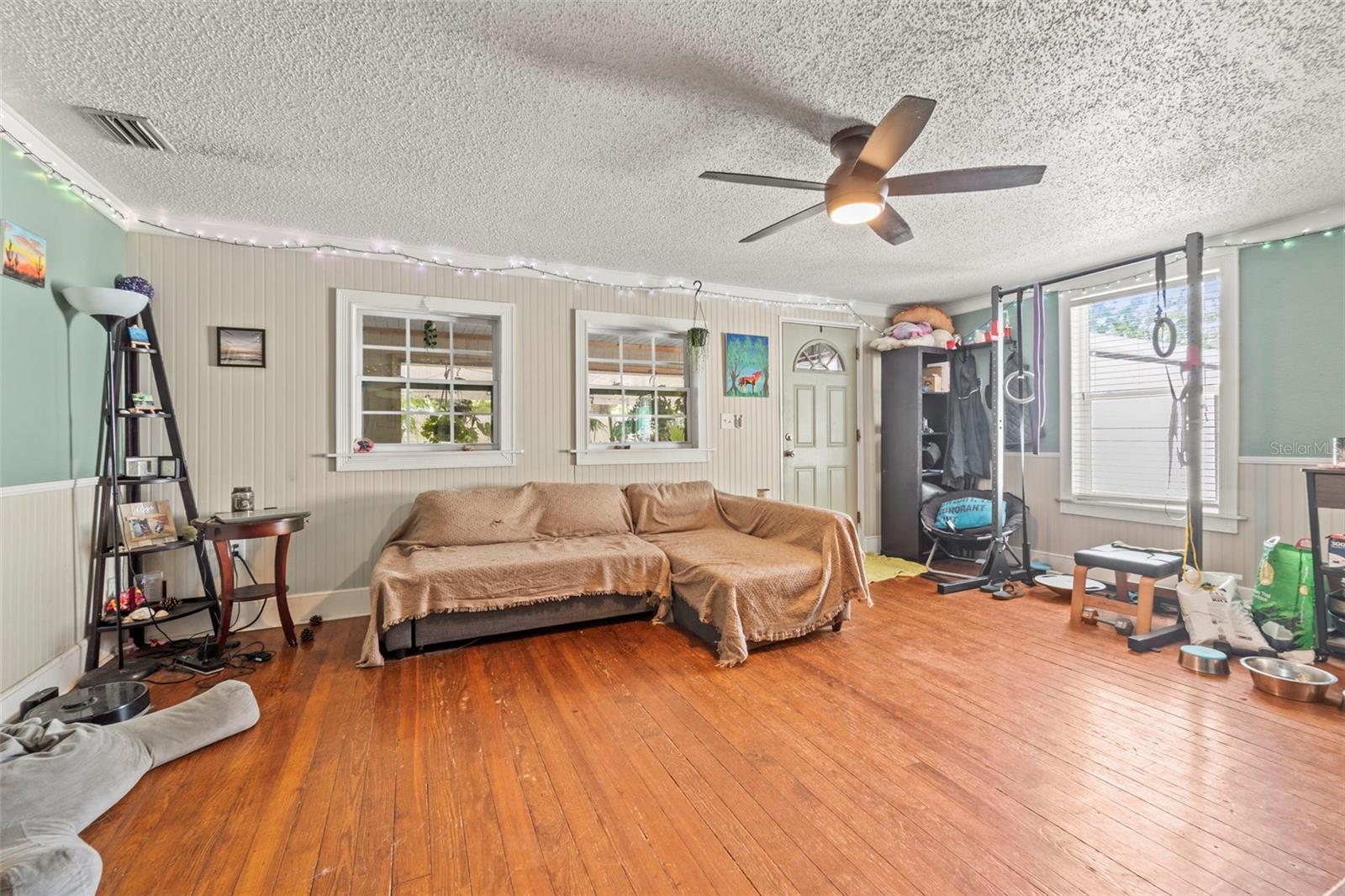 Image 3 of 23 For 1619 7th Avenue N