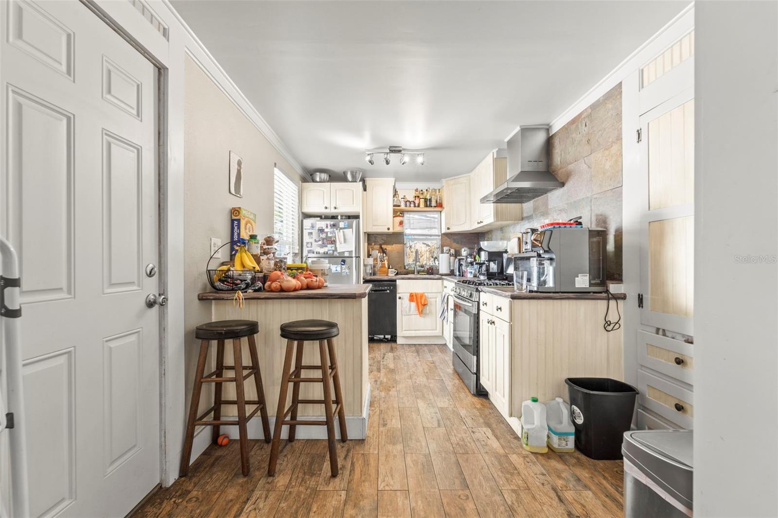 Image 5 of 23 For 1619 7th Avenue N