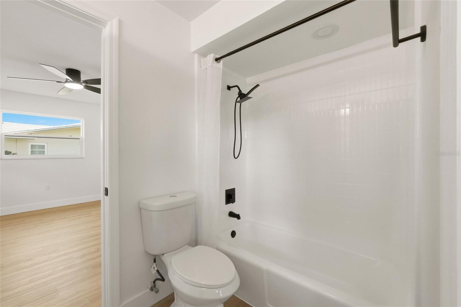 Image 23 of 51 For 13779 Pinecrest Drive