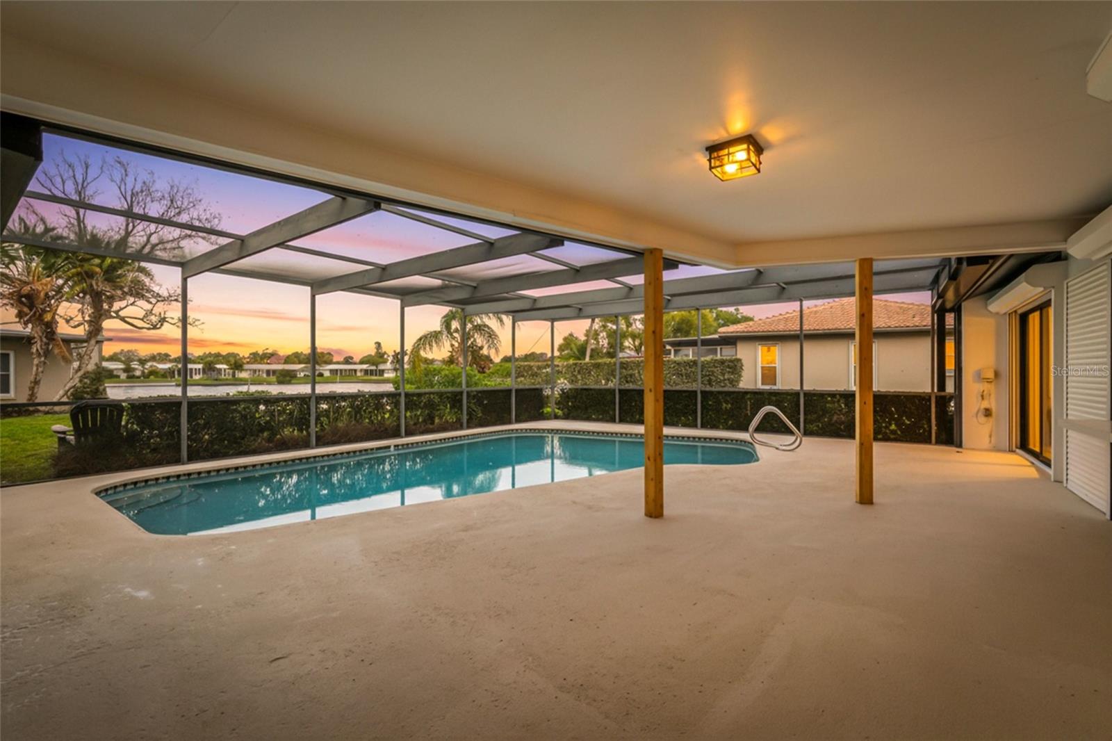 Image 33 of 51 For 13779 Pinecrest Drive