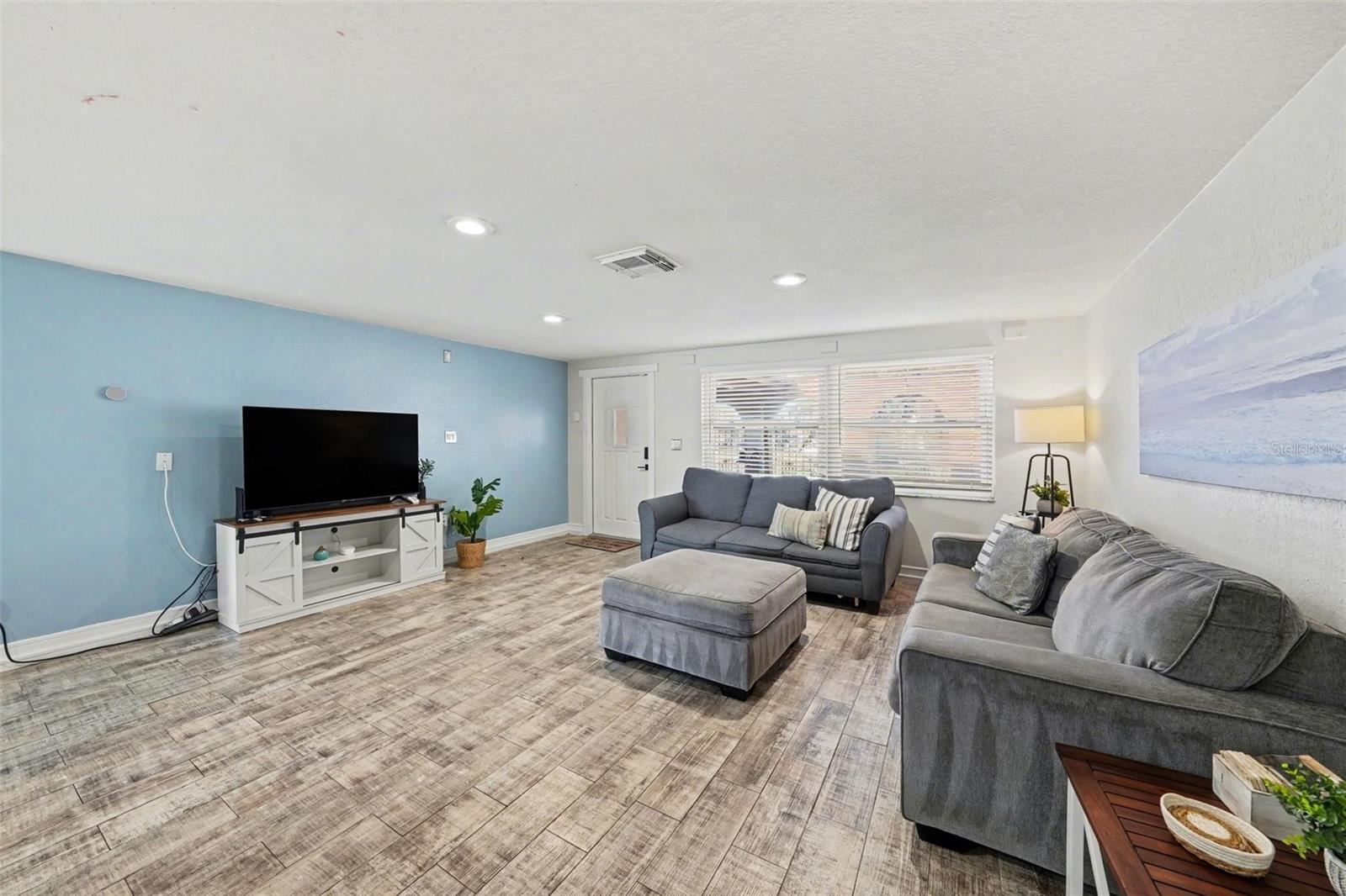 Image 6 of 28 For 8828 Carmen Lane