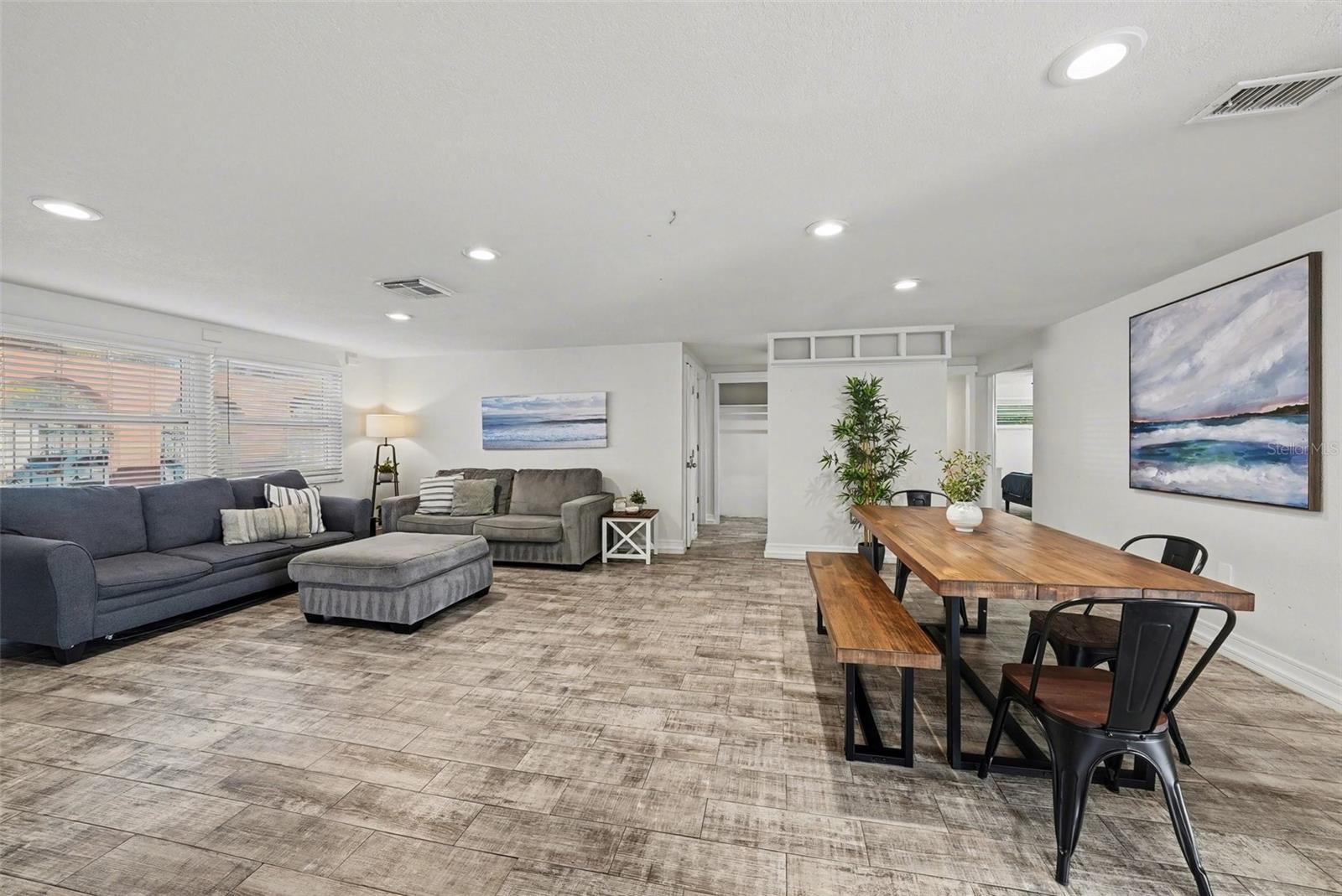 Image 7 of 28 For 8828 Carmen Lane