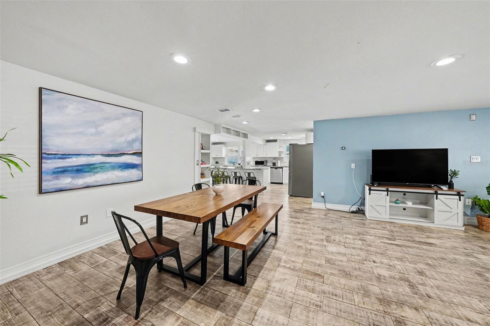 Image 9 of 28 For 8828 Carmen Lane