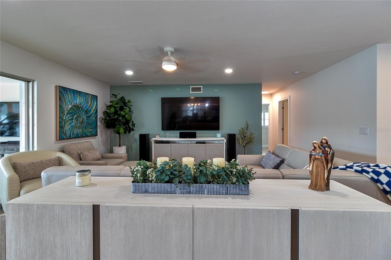 Listing photo id 10 for 4331 Harbor Hills Drive