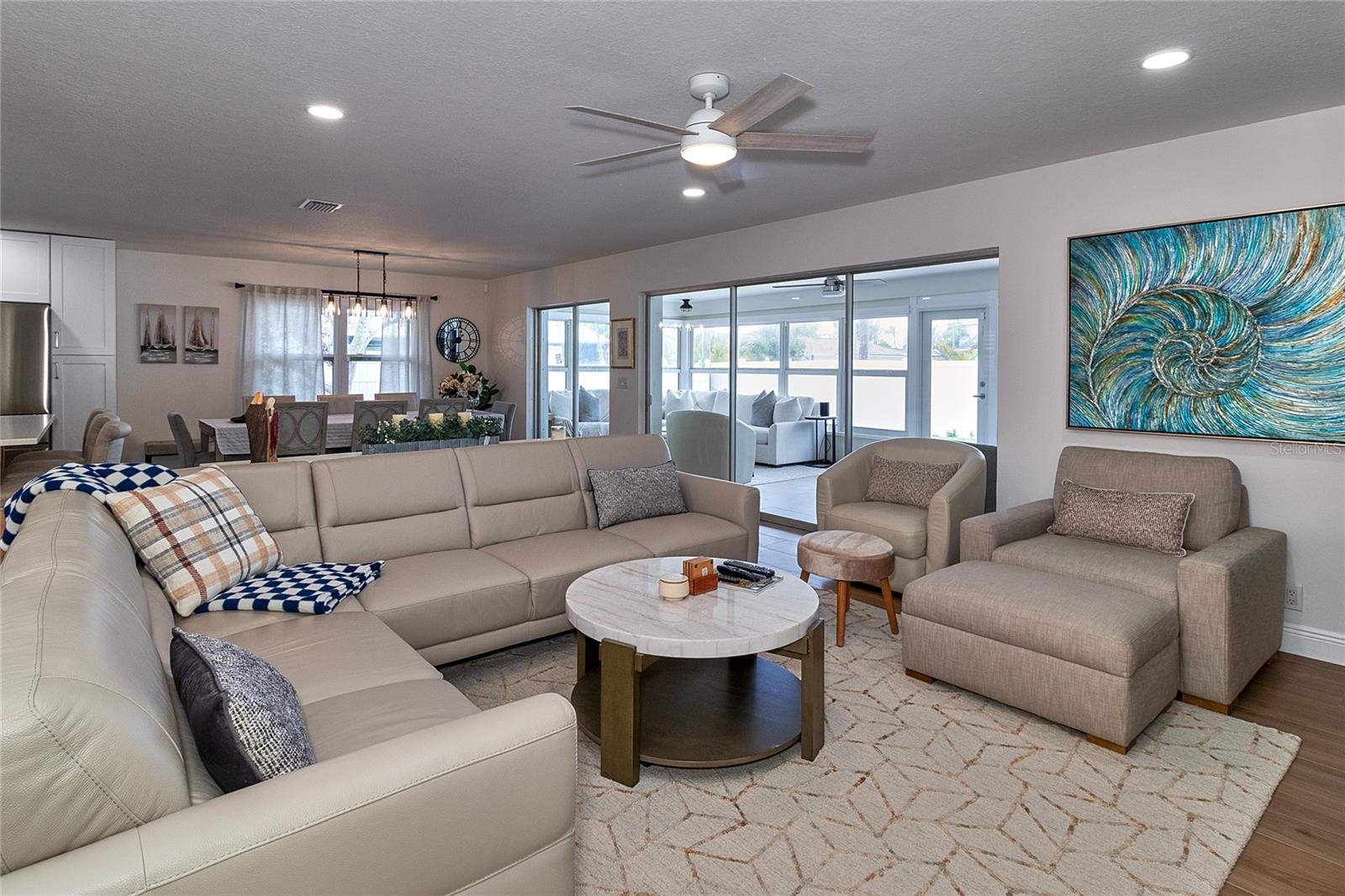 Listing photo id 12 for 4331 Harbor Hills Drive