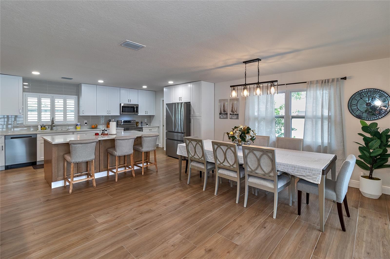 Listing photo id 24 for 4331 Harbor Hills Drive