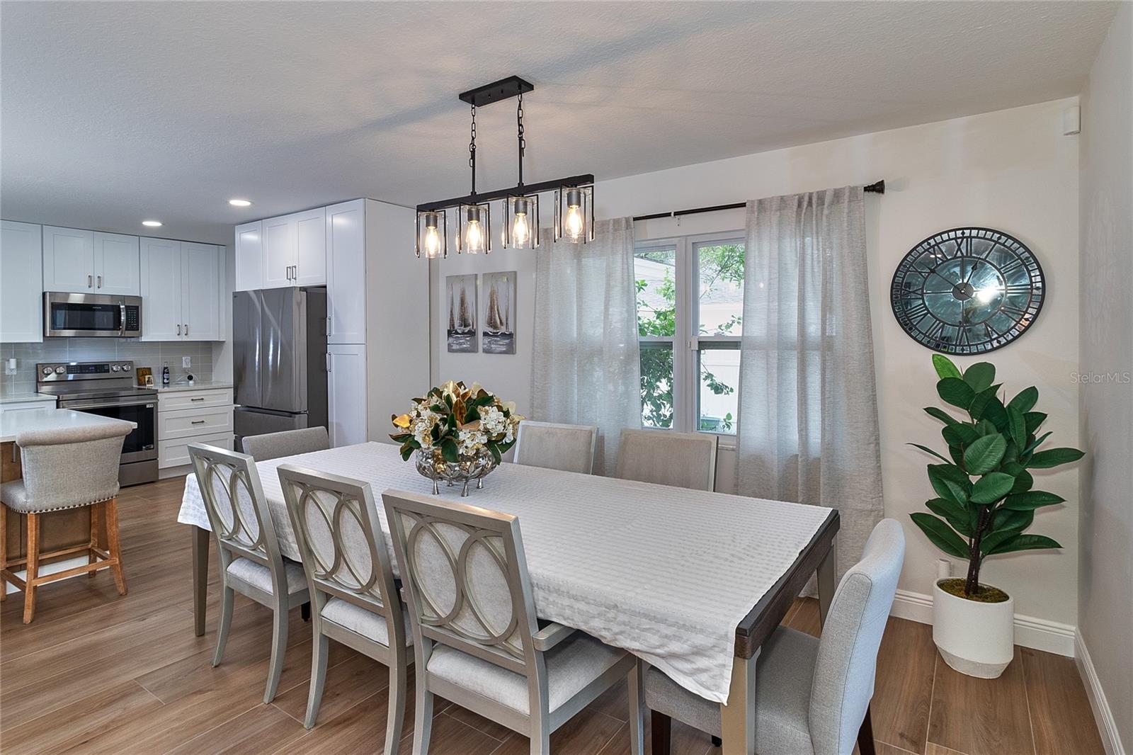 Listing photo id 25 for 4331 Harbor Hills Drive