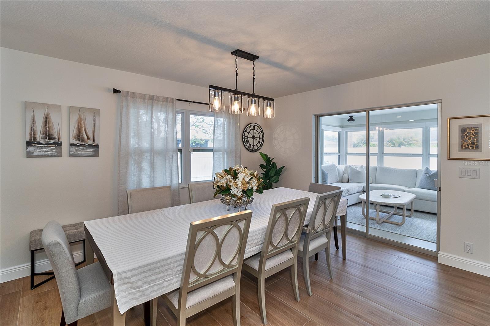 Listing photo id 26 for 4331 Harbor Hills Drive