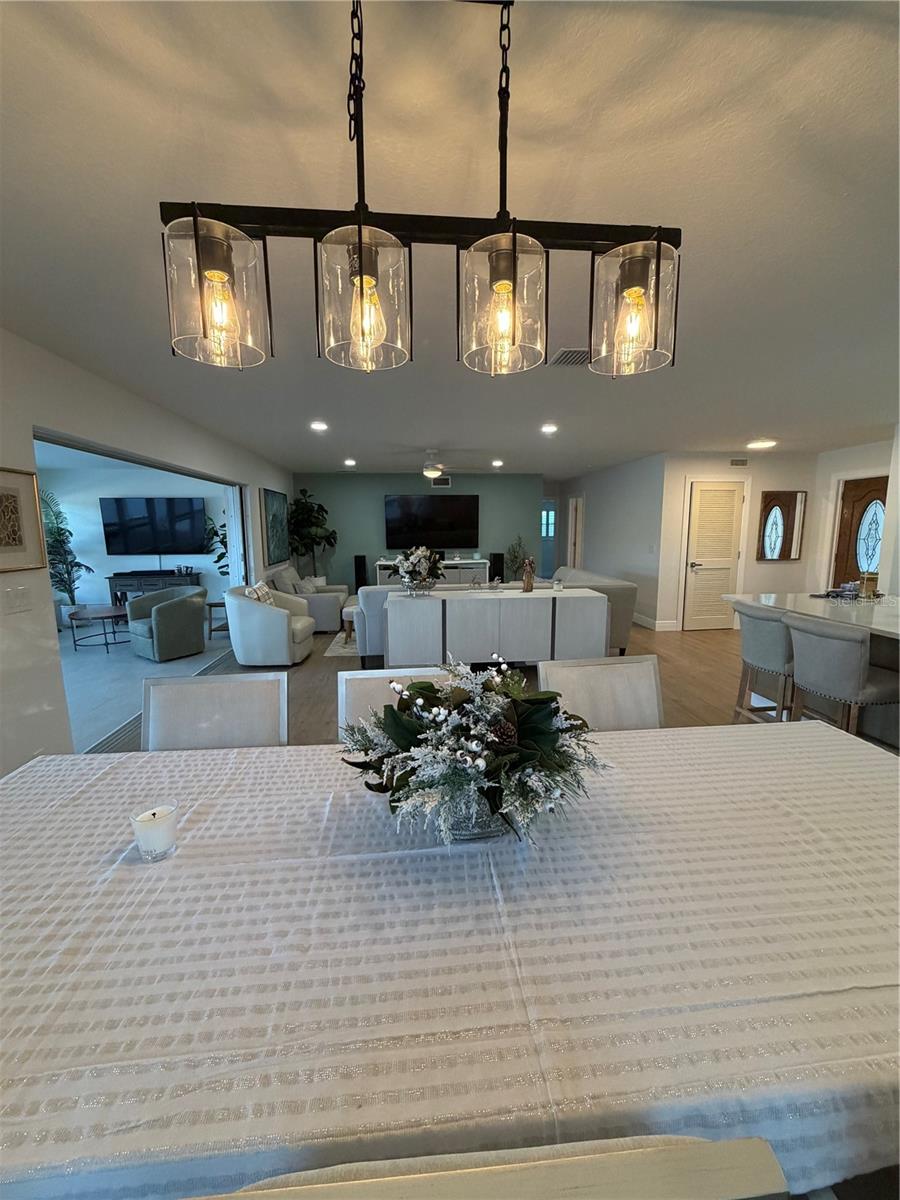 Listing photo id 27 for 4331 Harbor Hills Drive