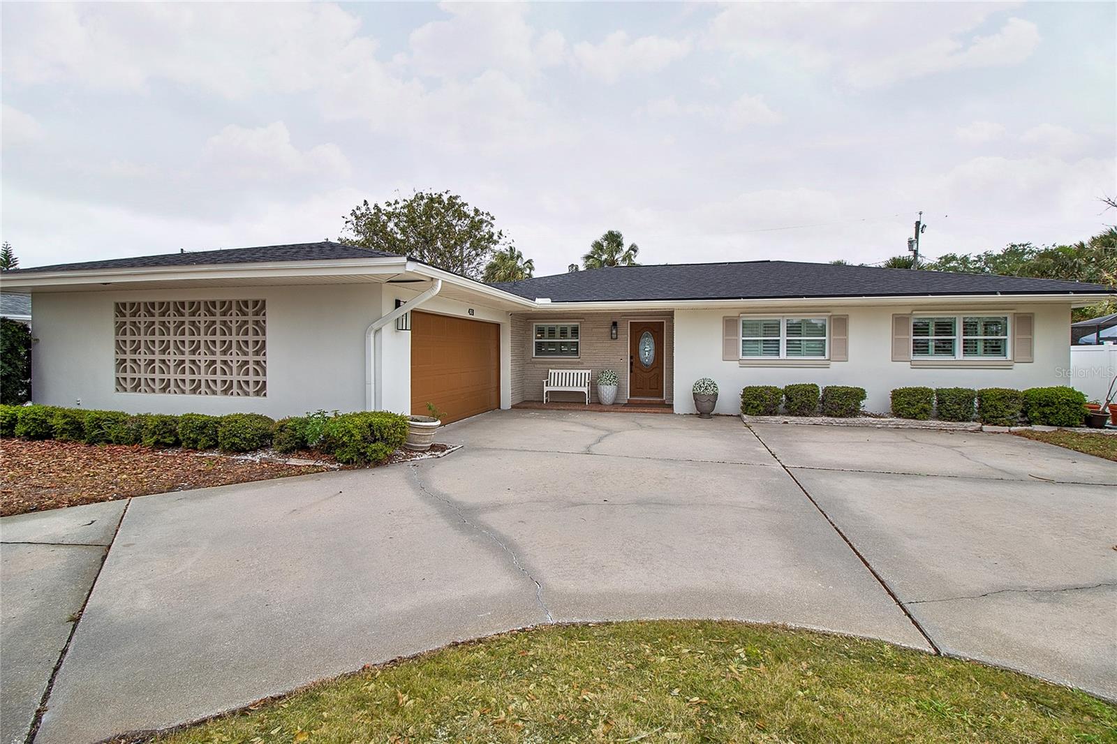 Listing photo id 2 for 4331 Harbor Hills Drive