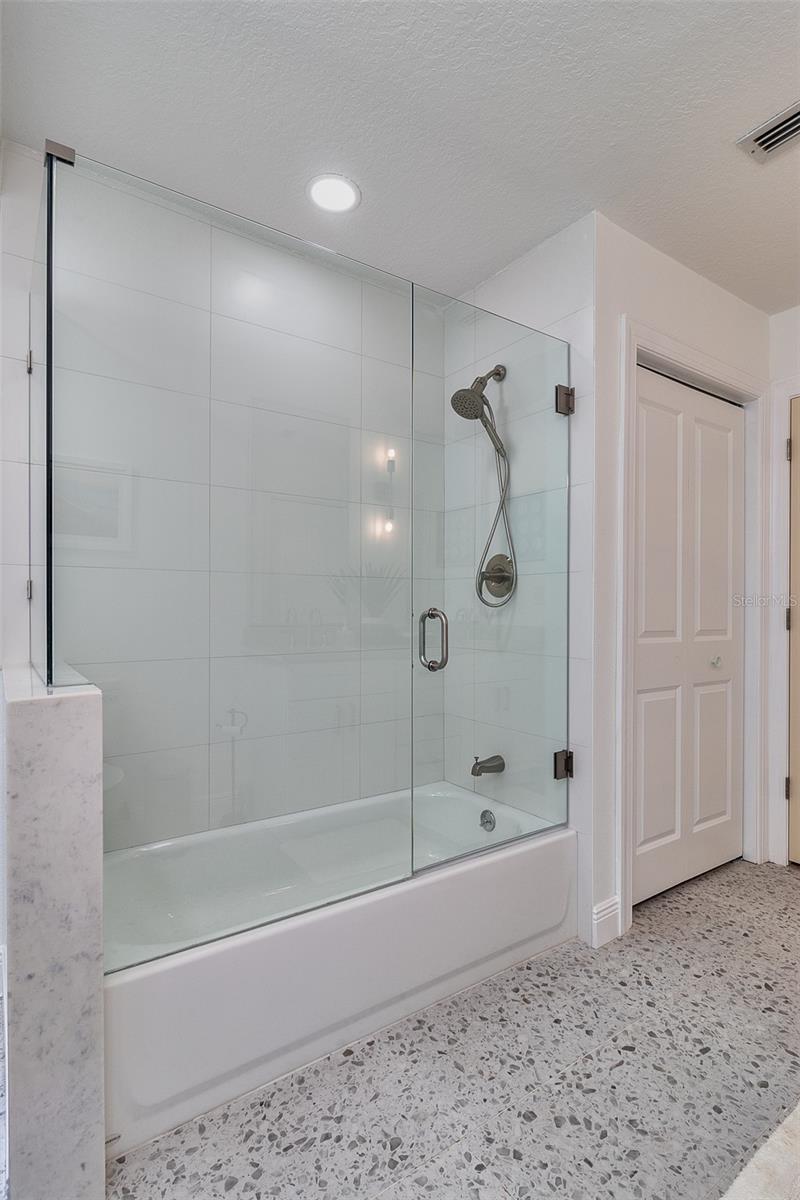 Listing photo id 49 for 4331 Harbor Hills Drive