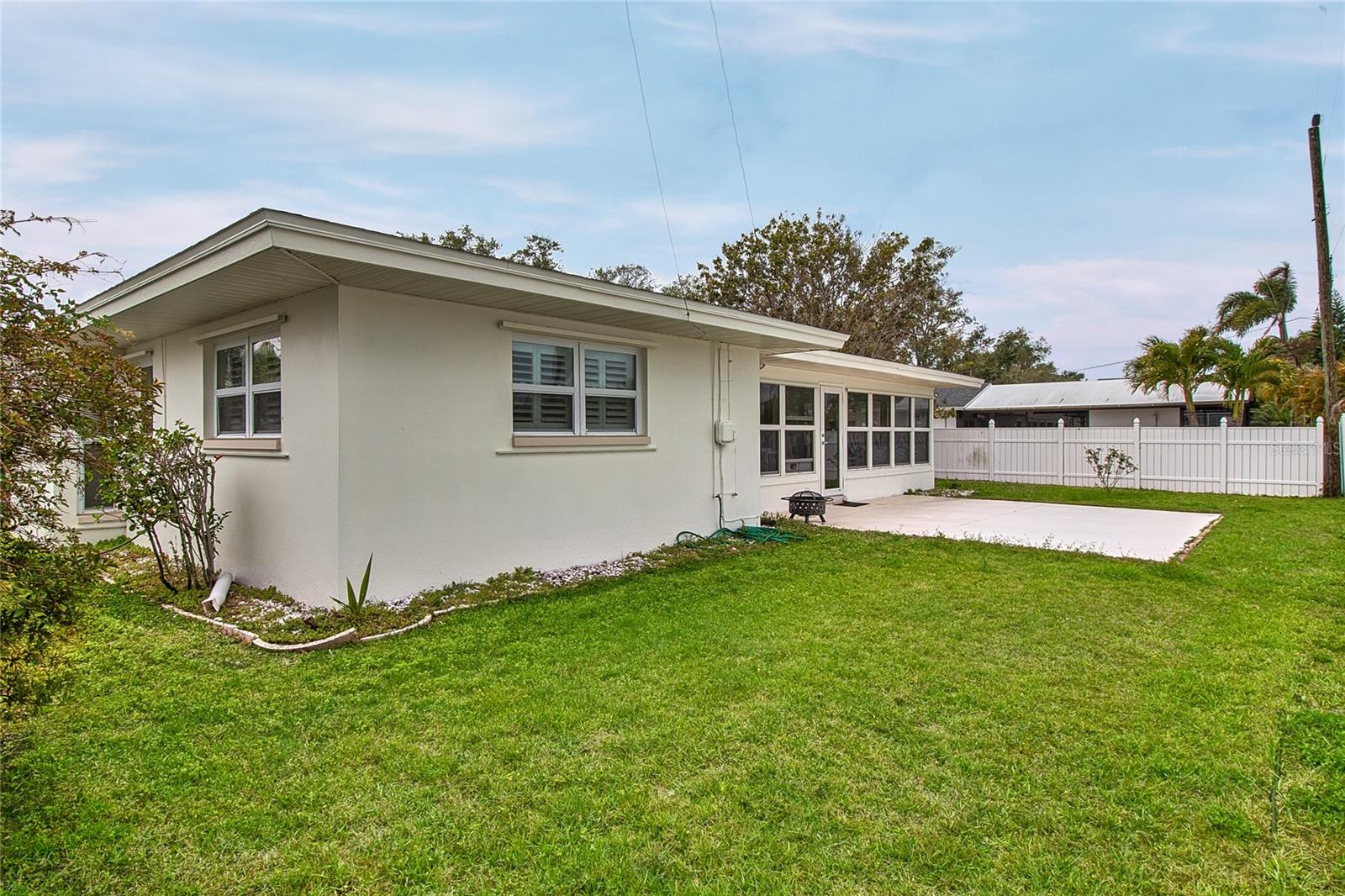 Listing photo id 57 for 4331 Harbor Hills Drive