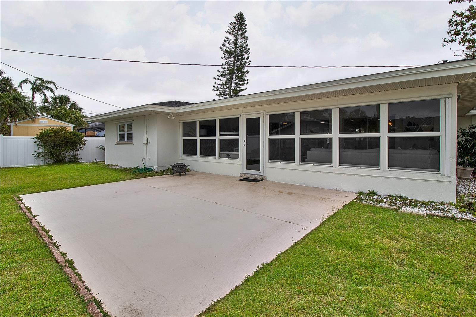 Listing photo id 60 for 4331 Harbor Hills Drive