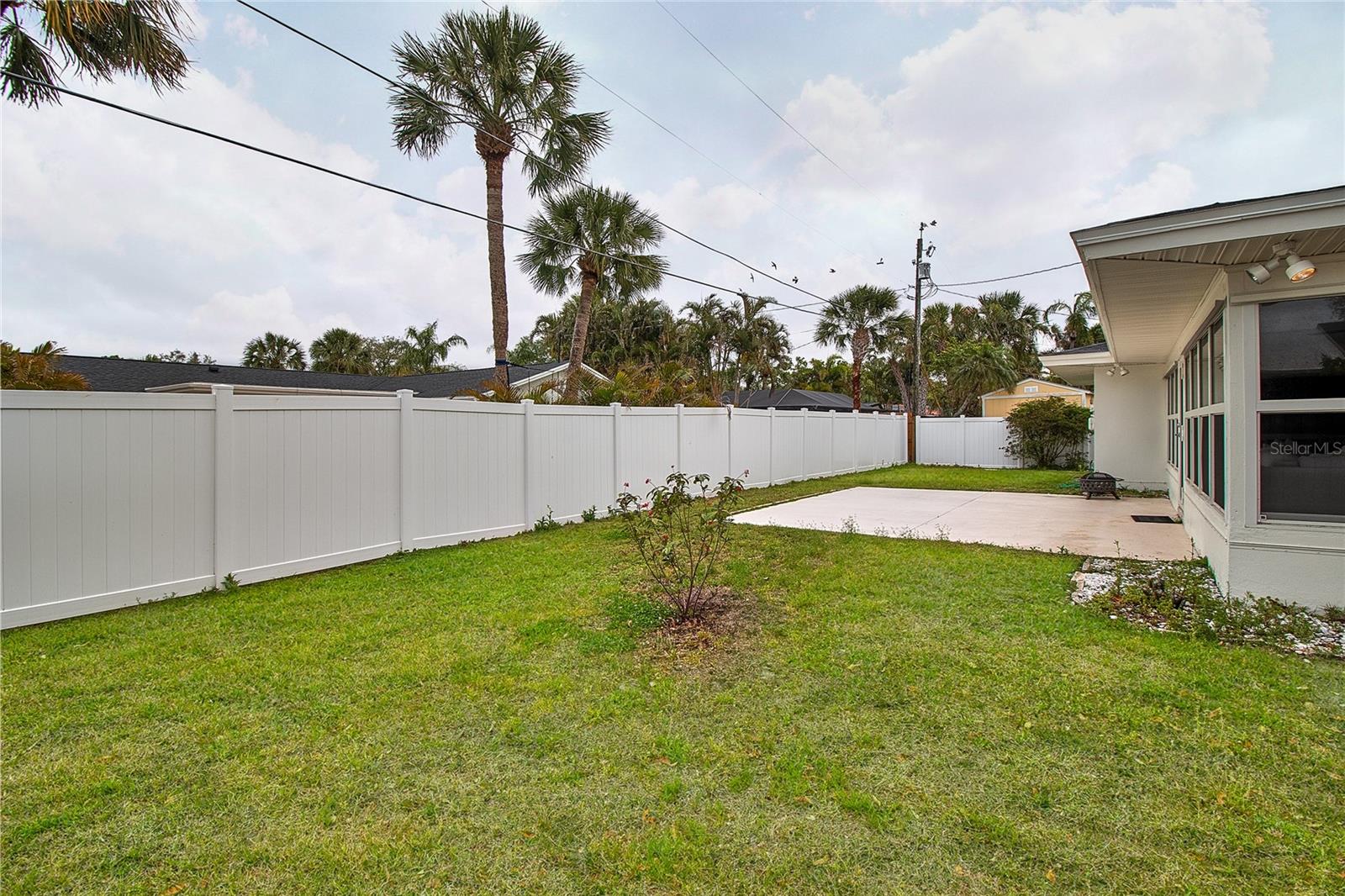 Listing photo id 62 for 4331 Harbor Hills Drive
