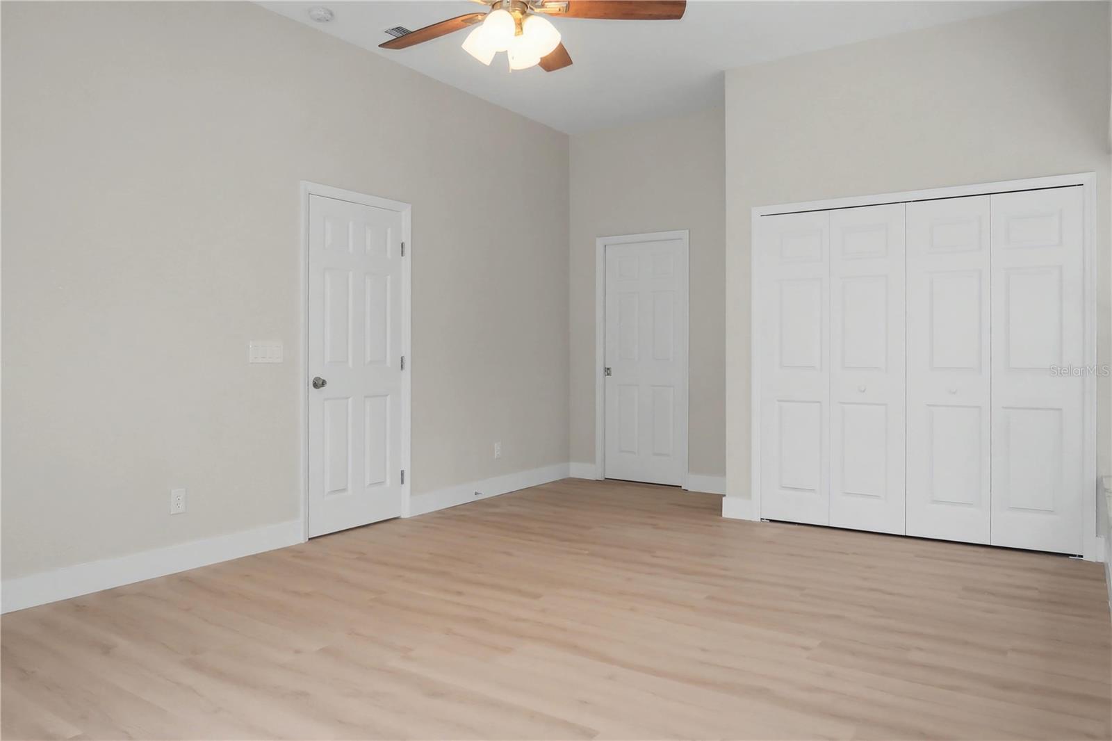 Image 21 of 32 For 2906 Sutton Oaks Court