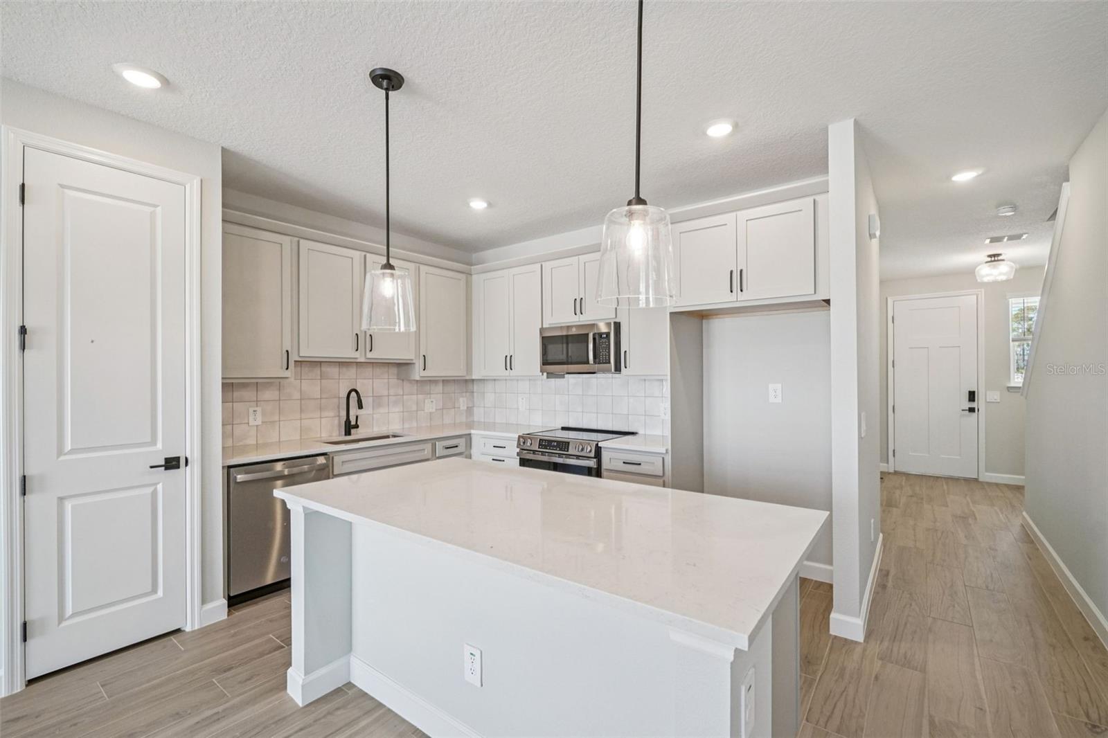 Image 10 of 34 For 7584 Deer Valley Circle