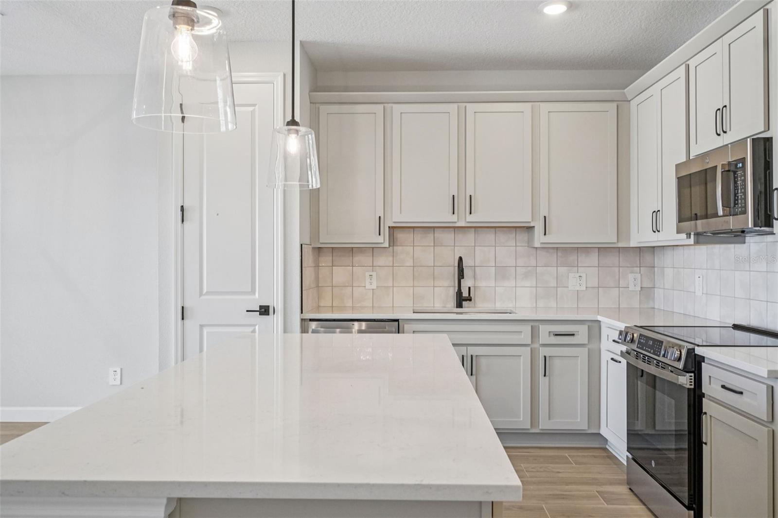 Image 12 of 34 For 7584 Deer Valley Circle