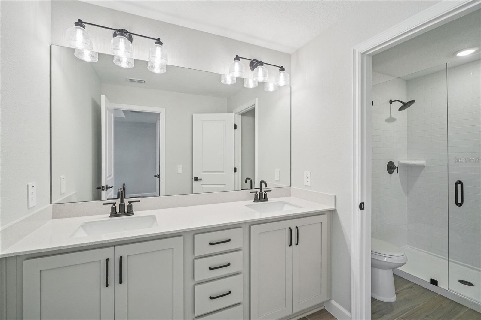 Image 17 of 34 For 7584 Deer Valley Circle