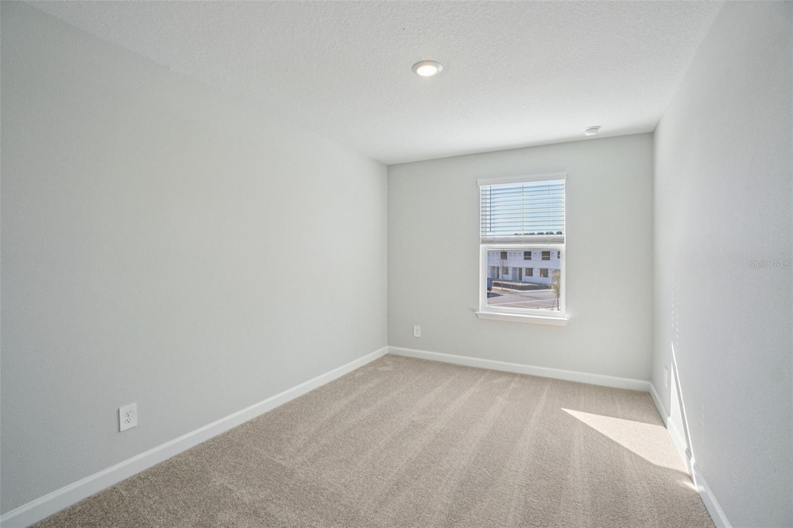 Image 22 of 34 For 7584 Deer Valley Circle