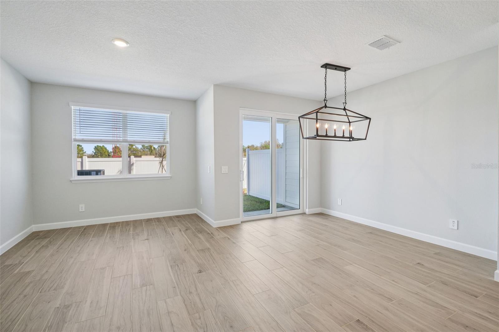 Image 5 of 34 For 7584 Deer Valley Circle