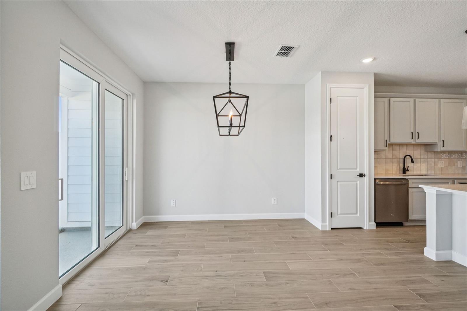 Image 7 of 34 For 7584 Deer Valley Circle