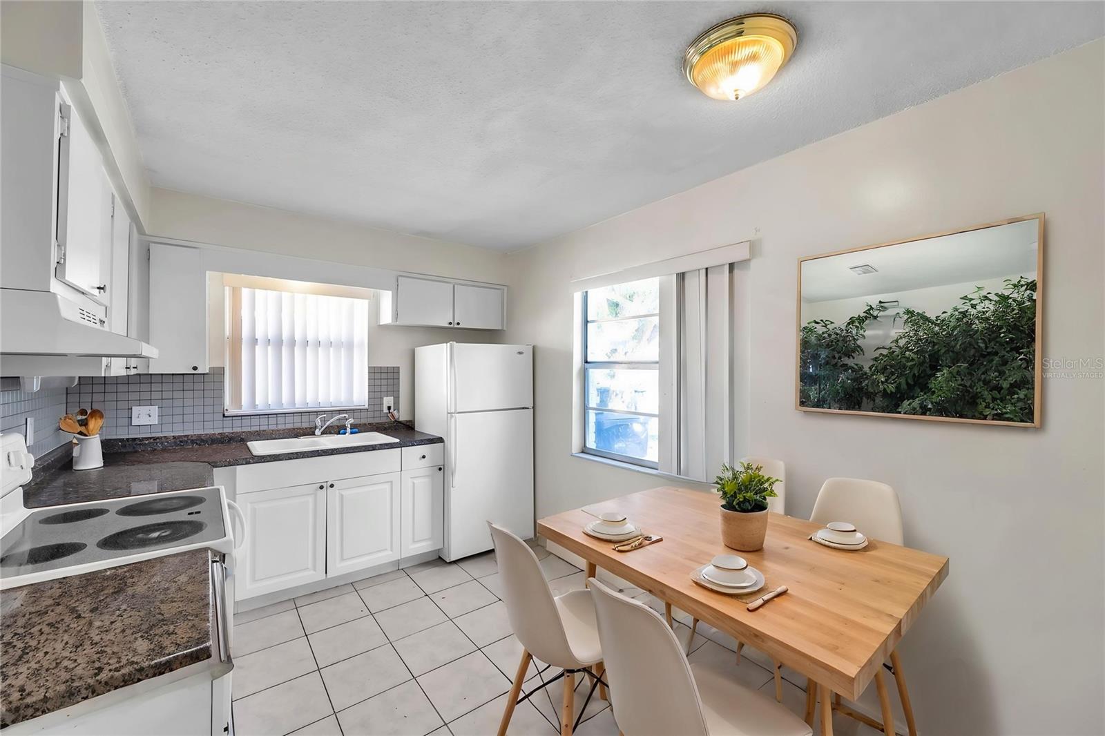 Image 10 of 26 For 914 Lake Palms Drive