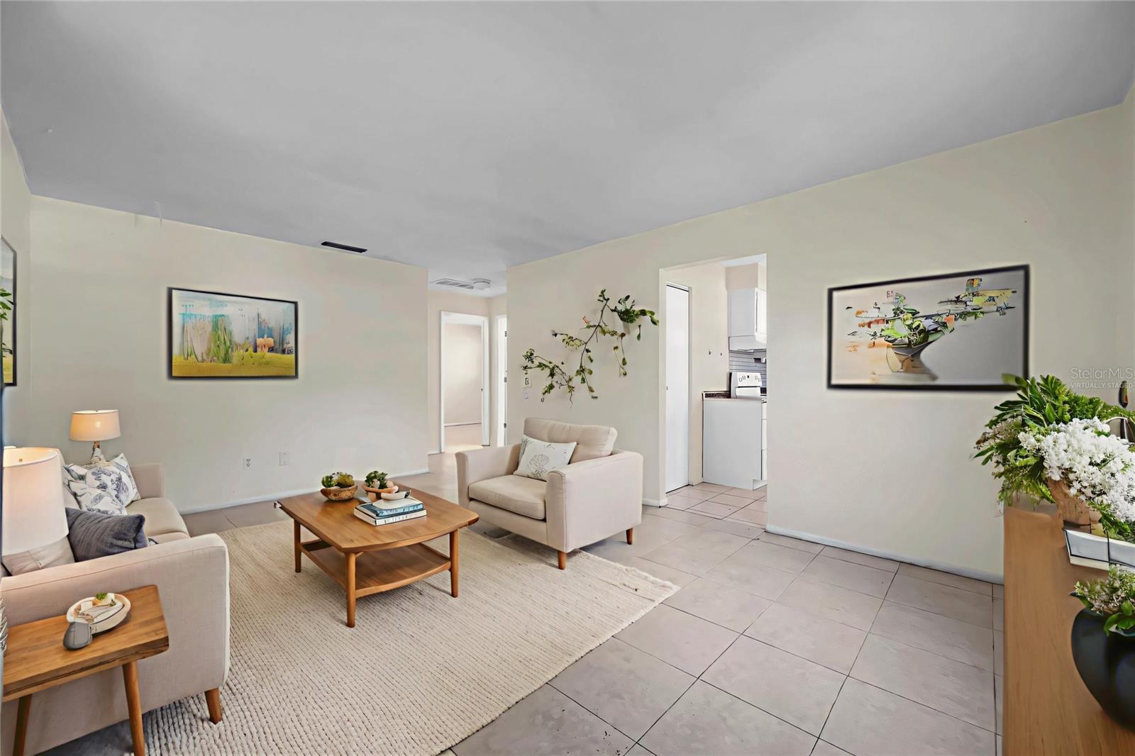 Image 8 of 26 For 914 Lake Palms Drive