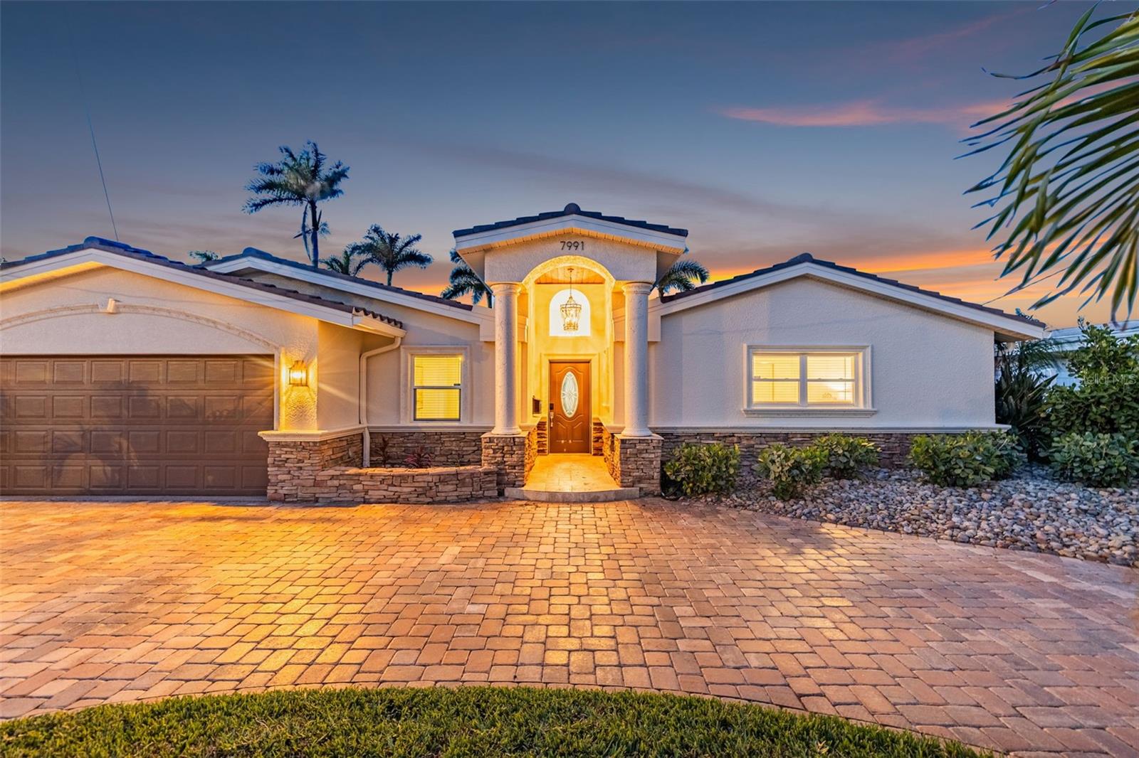 Image 10 of 70 For 7991 1st Avenue S