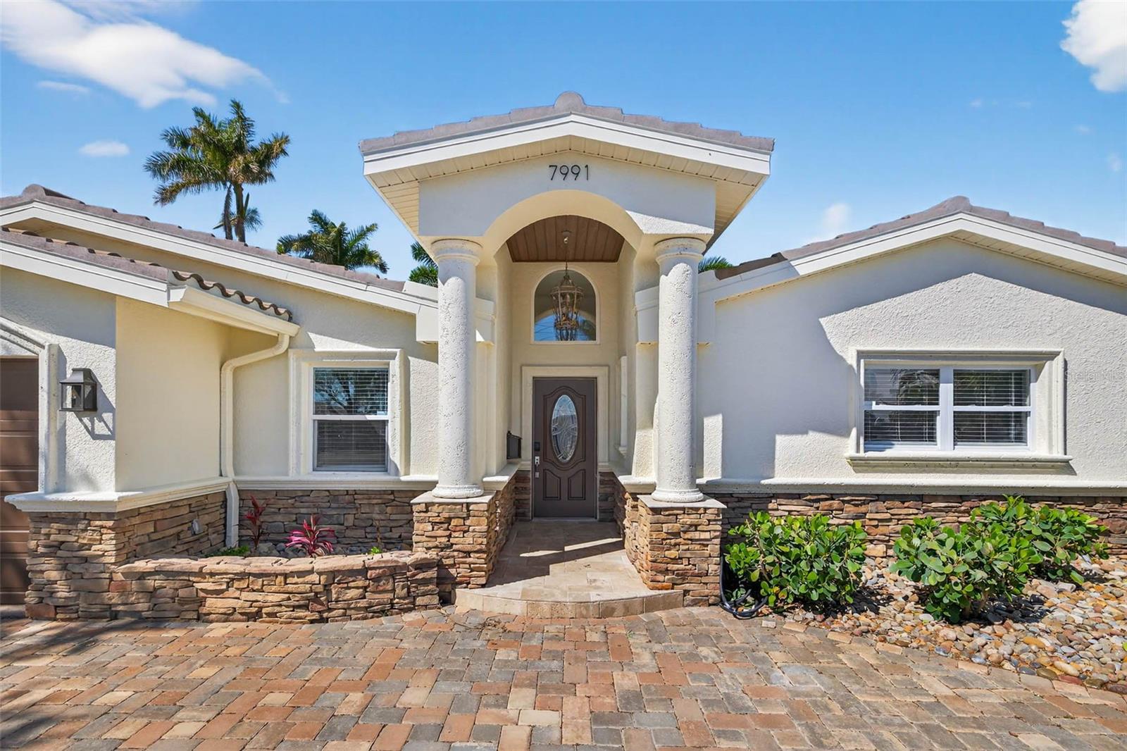 Image 12 of 70 For 7991 1st Avenue S