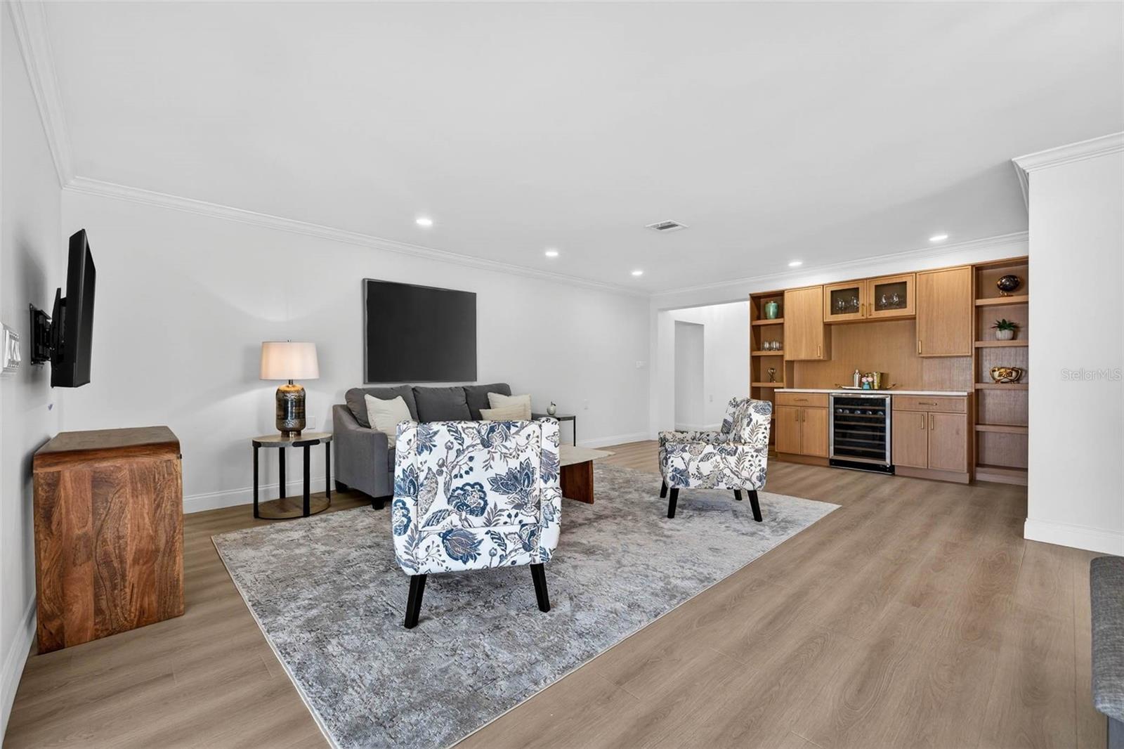 Image 17 of 70 For 7991 1st Avenue S