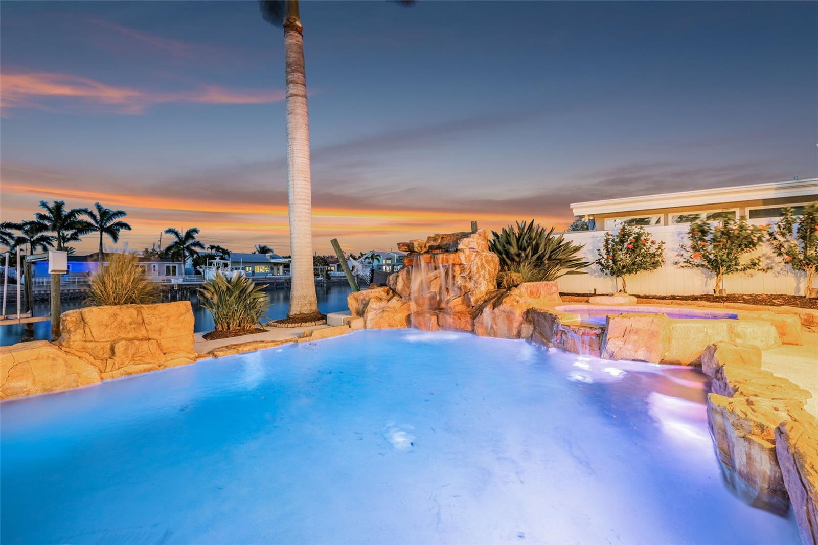 Image 52 of 70 For 7991 1st Avenue S