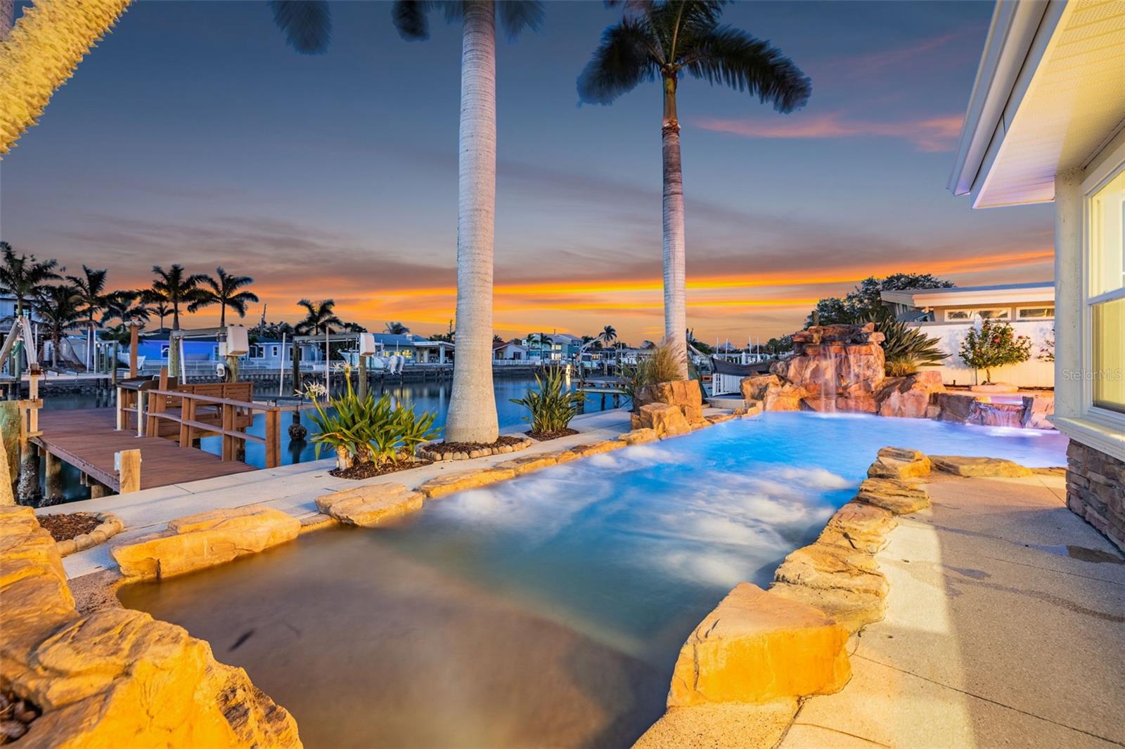 Image 7 of 70 For 7991 1st Avenue S