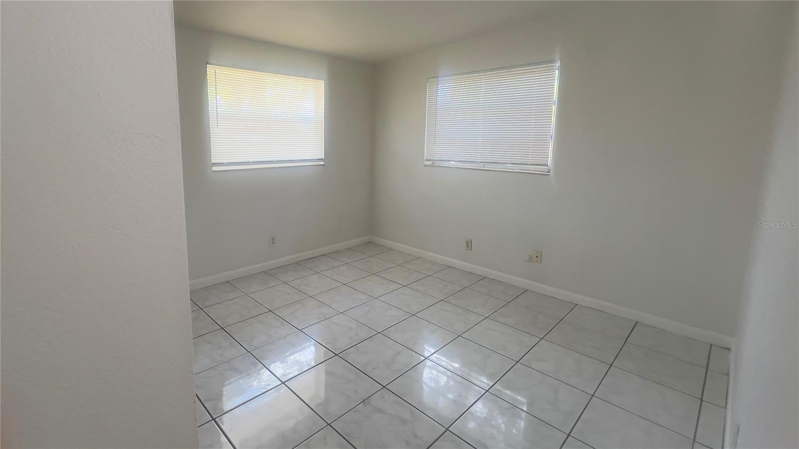 Image 8 of 16 For 110 14th Avenue Sw