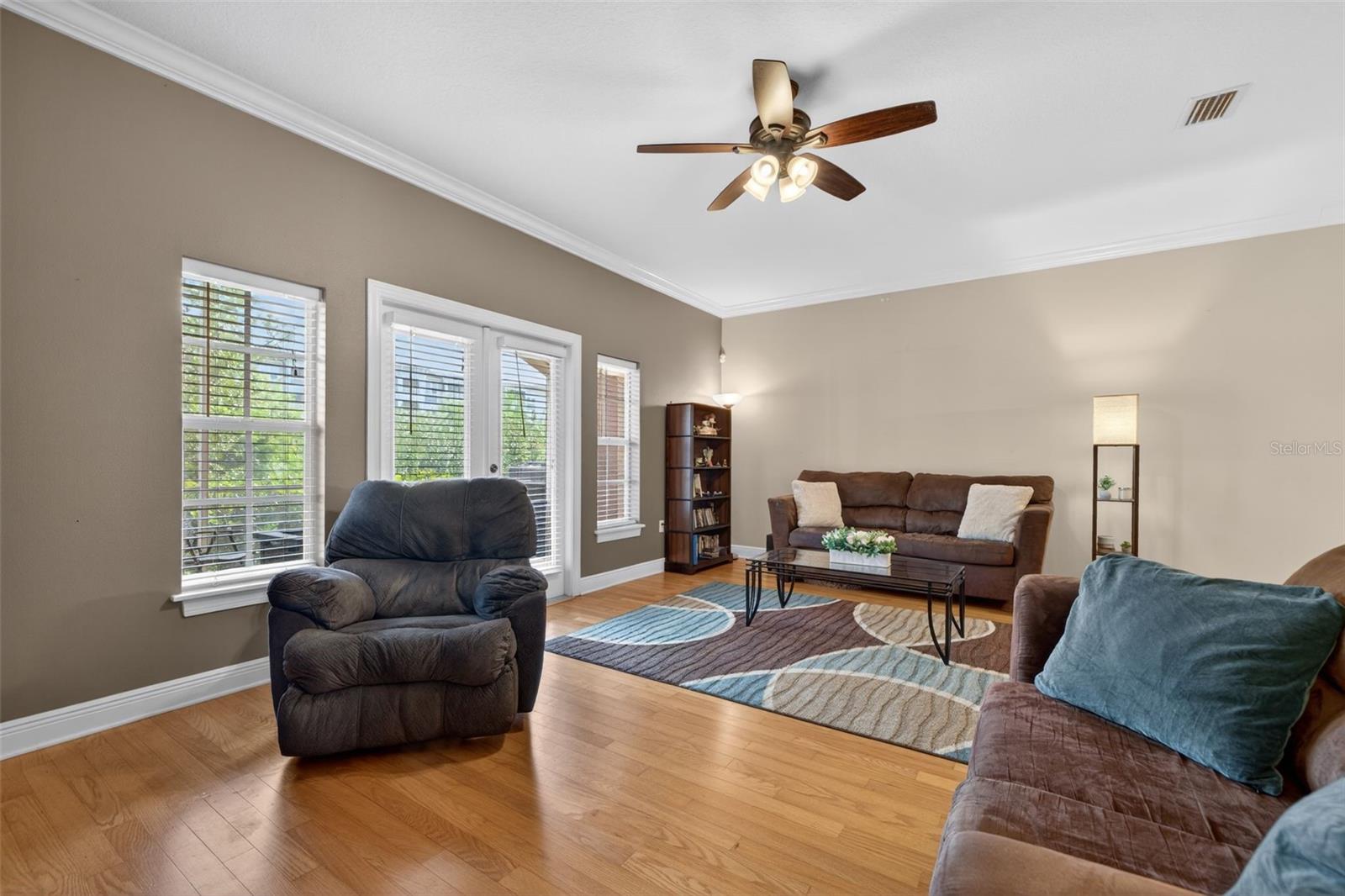 Image 16 of 38 For 184 Valencia Circle