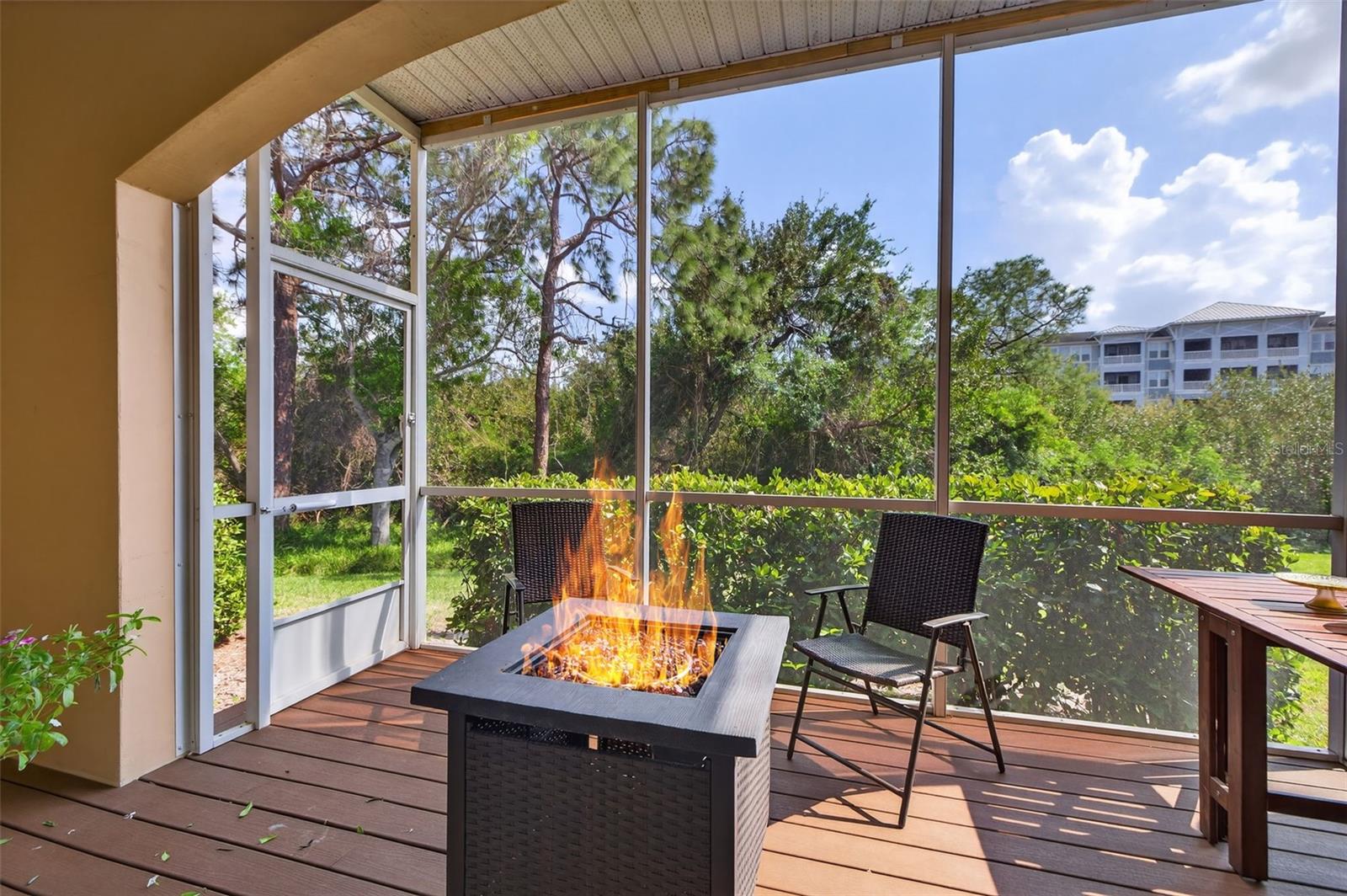 Image 17 of 38 For 184 Valencia Circle