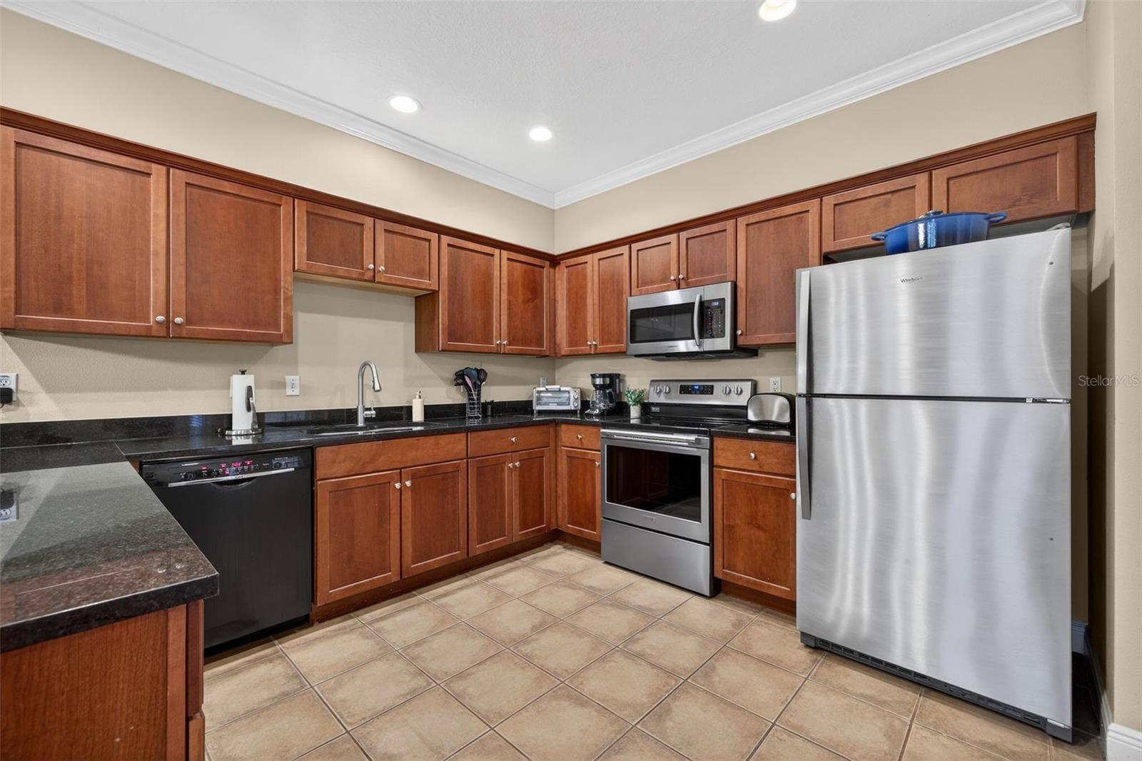 Image 22 of 38 For 184 Valencia Circle