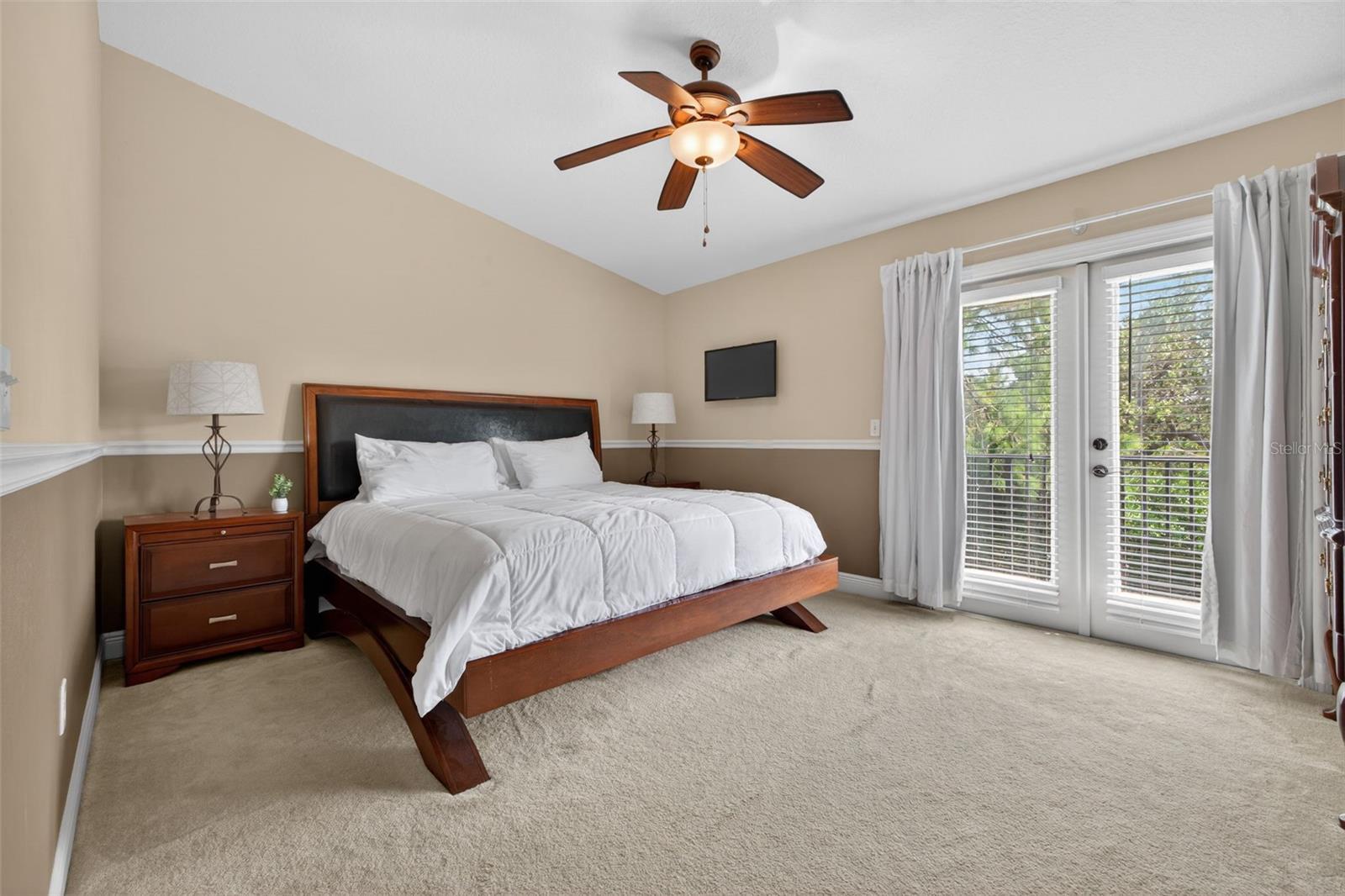 Image 24 of 38 For 184 Valencia Circle