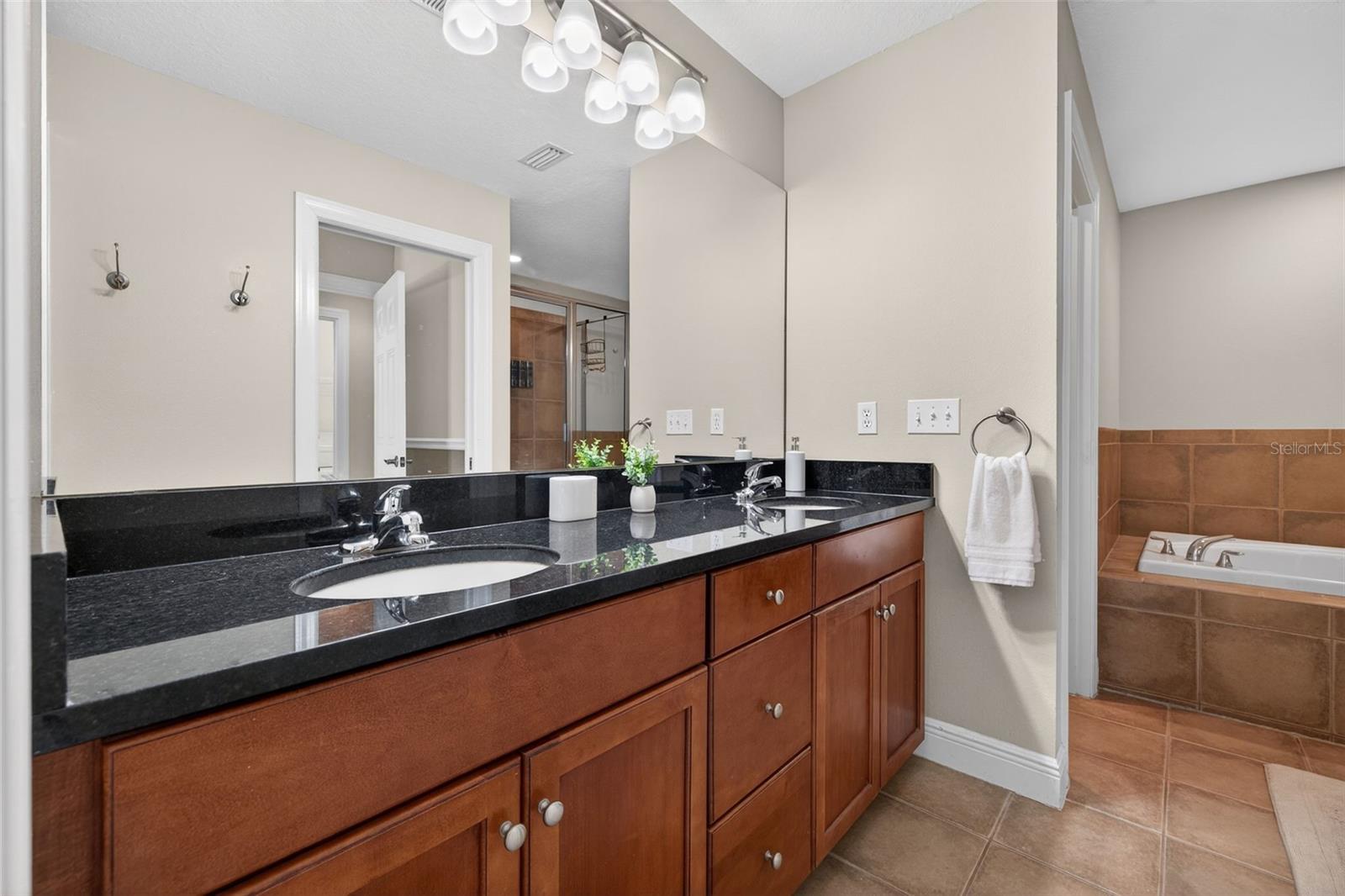 Image 25 of 38 For 184 Valencia Circle