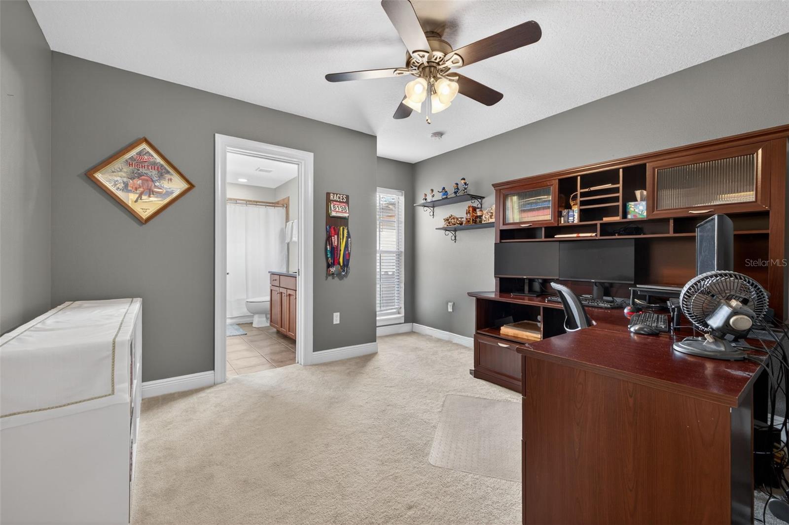 Image 27 of 38 For 184 Valencia Circle