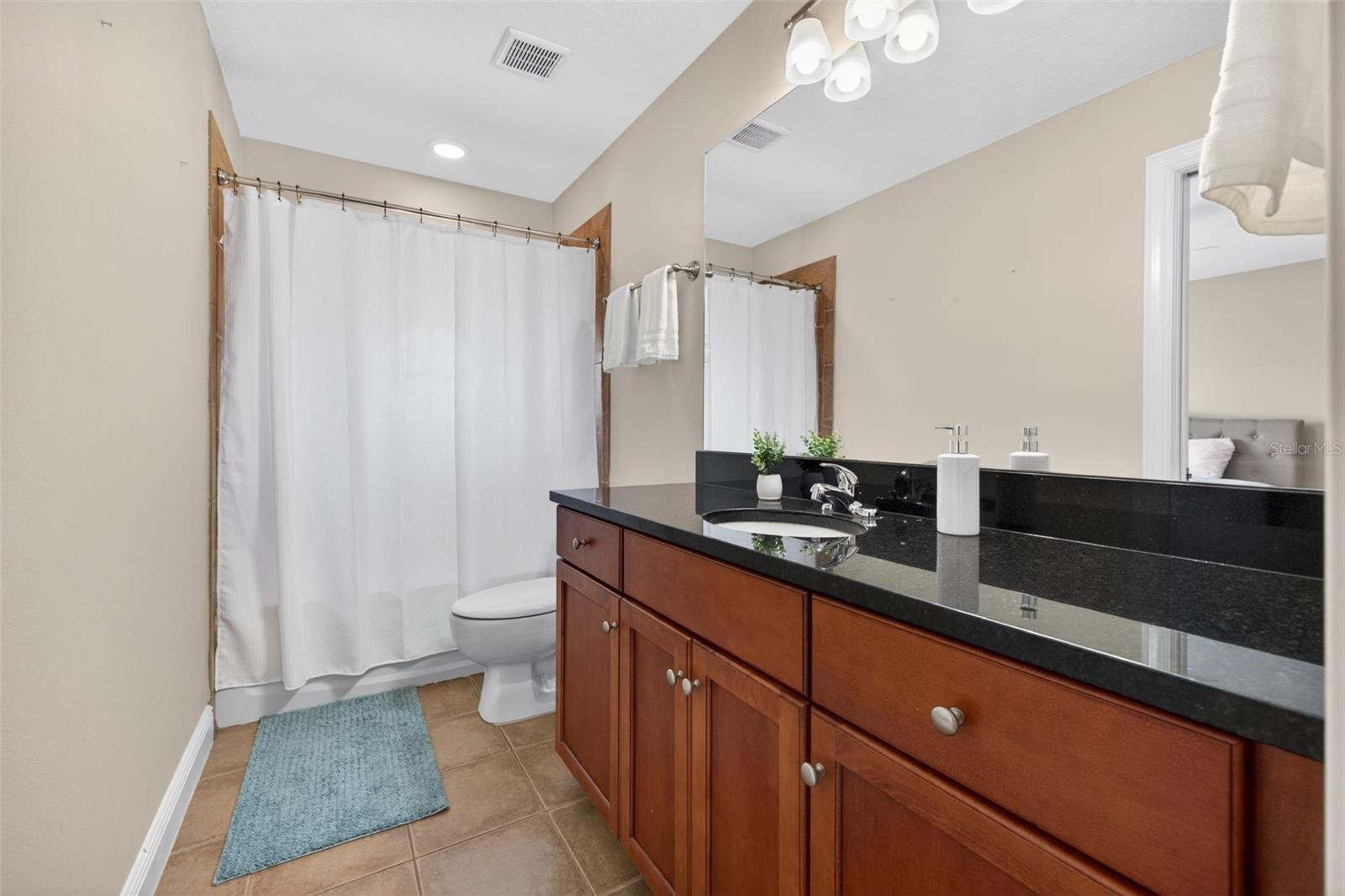 Image 28 of 38 For 184 Valencia Circle