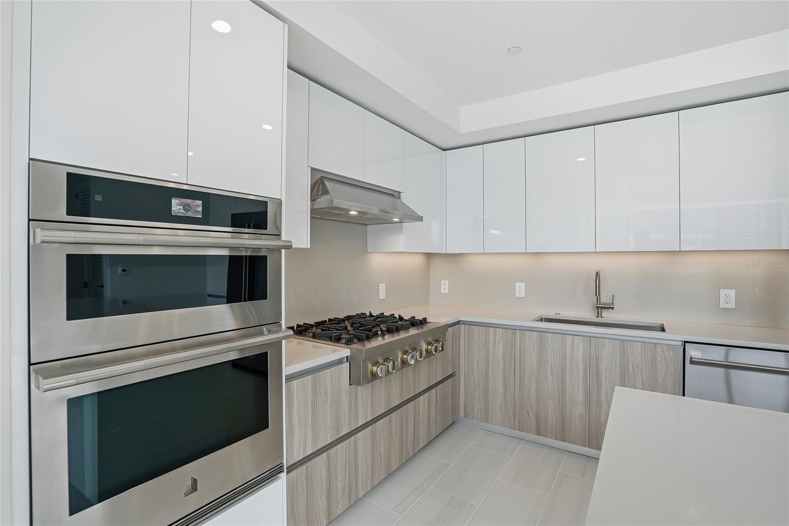 Image 13 of 66 For 400 Central Avenue 303