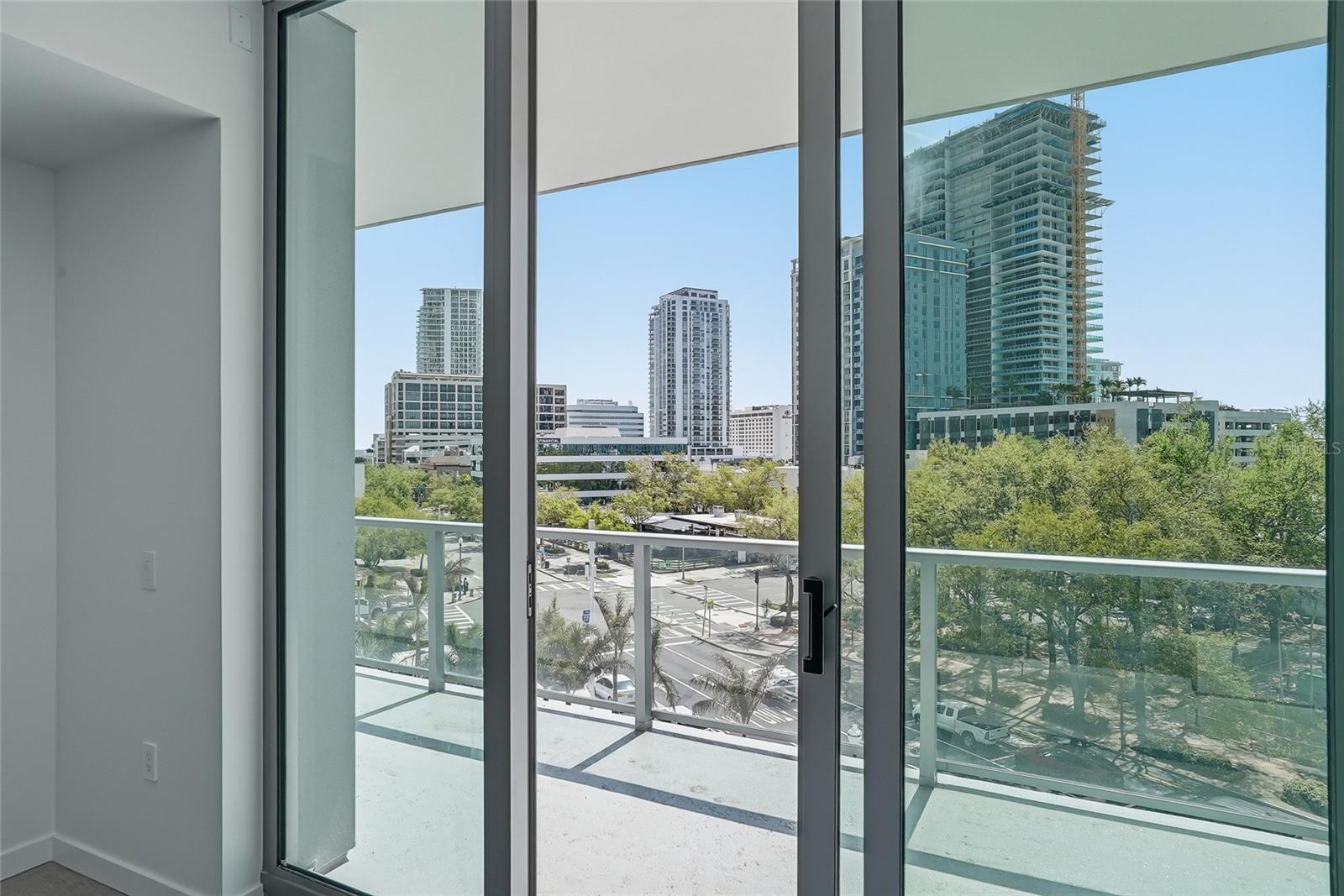 Image 25 of 66 For 400 Central Avenue 303