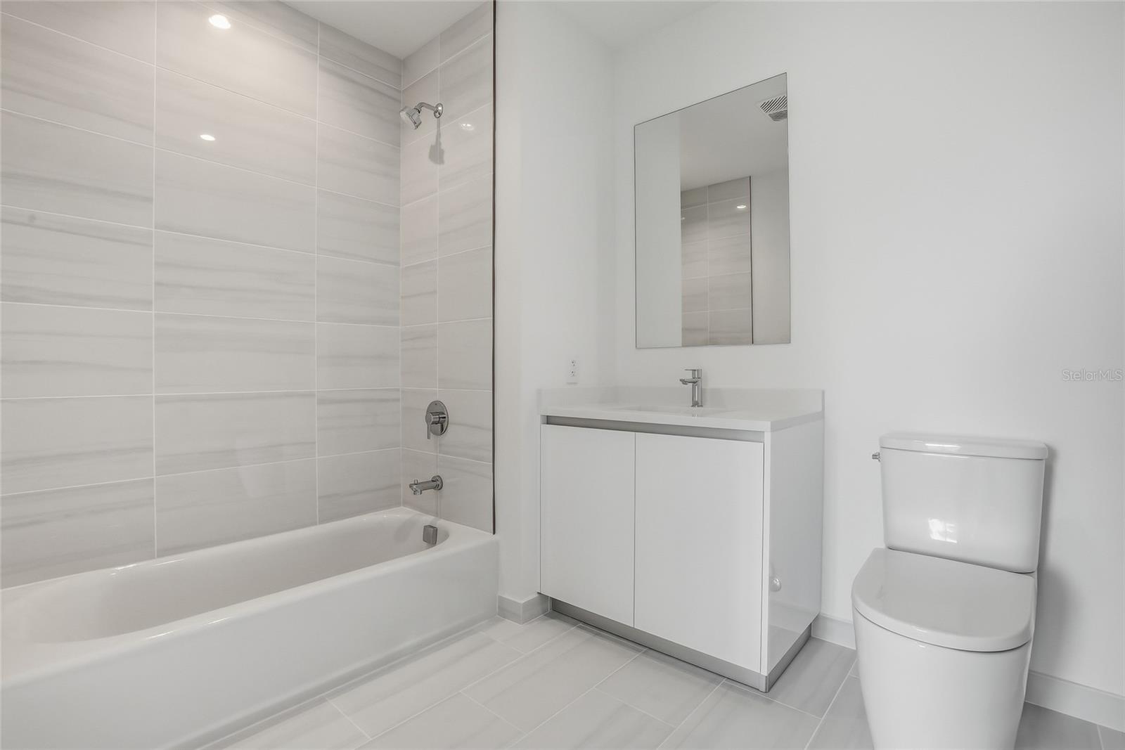 Image 27 of 66 For 400 Central Avenue 303