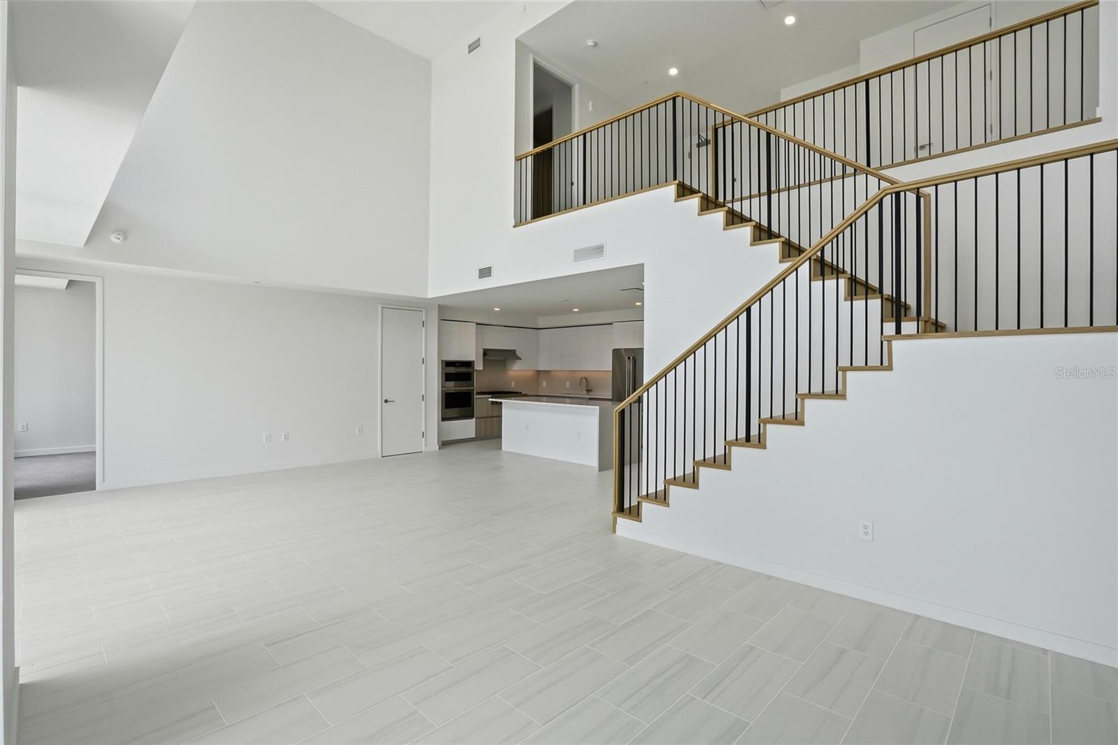 Image 7 of 66 For 400 Central Avenue 303