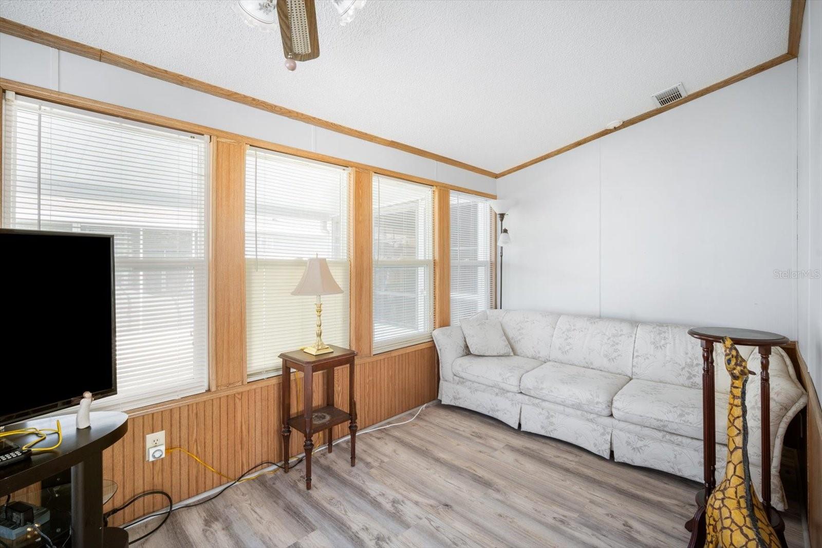 Image 4 of 24 For 35045 Cynthia Avenue