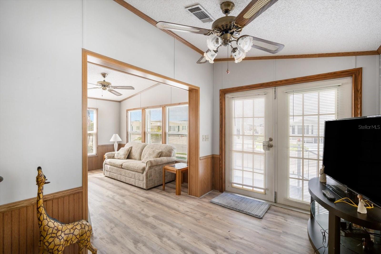 Image 5 of 24 For 35045 Cynthia Avenue