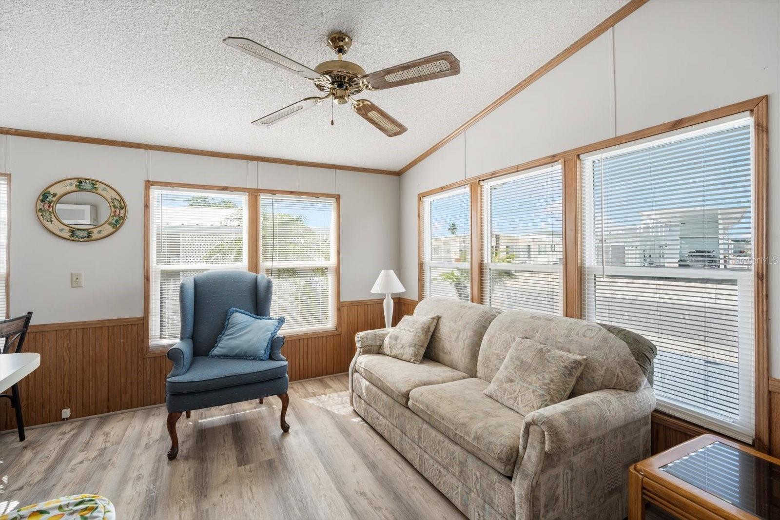 Image 6 of 24 For 35045 Cynthia Avenue