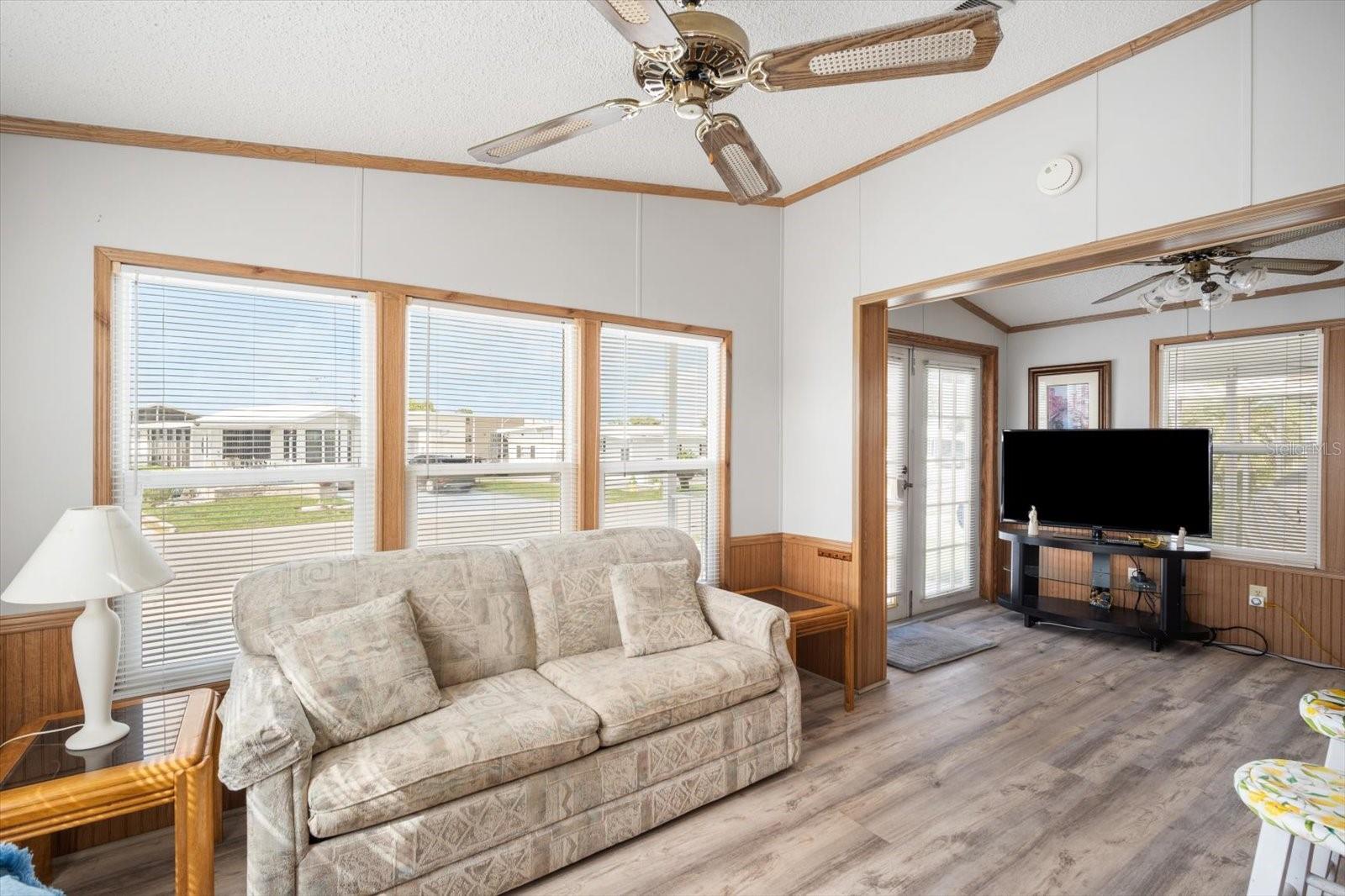 Image 8 of 24 For 35045 Cynthia Avenue