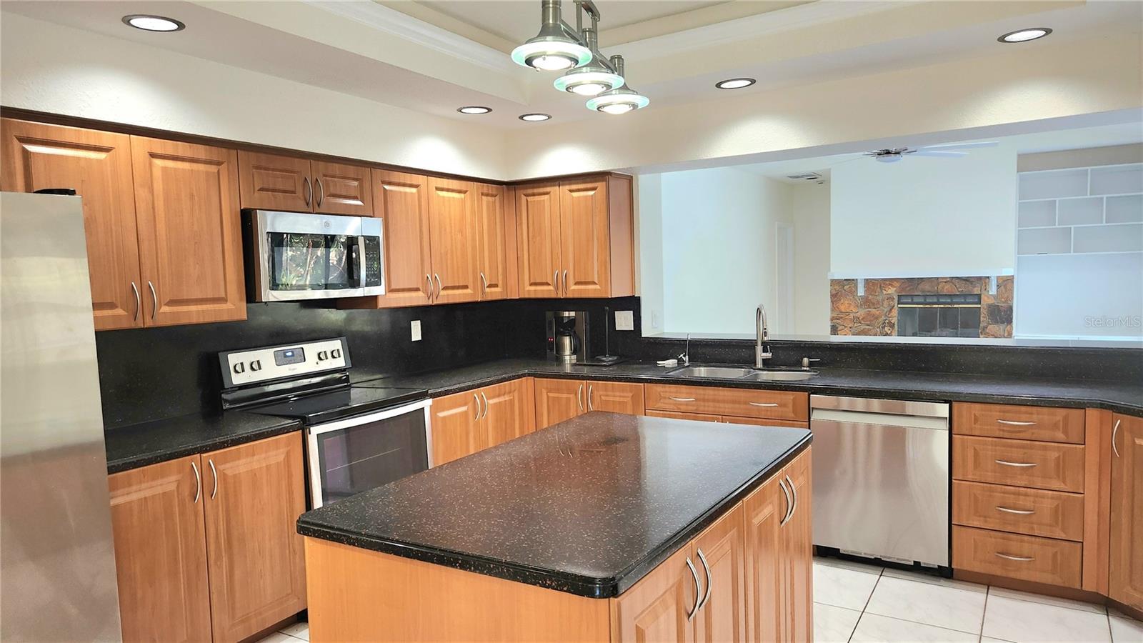 Image 12 of 46 For 3037 Crest Drive