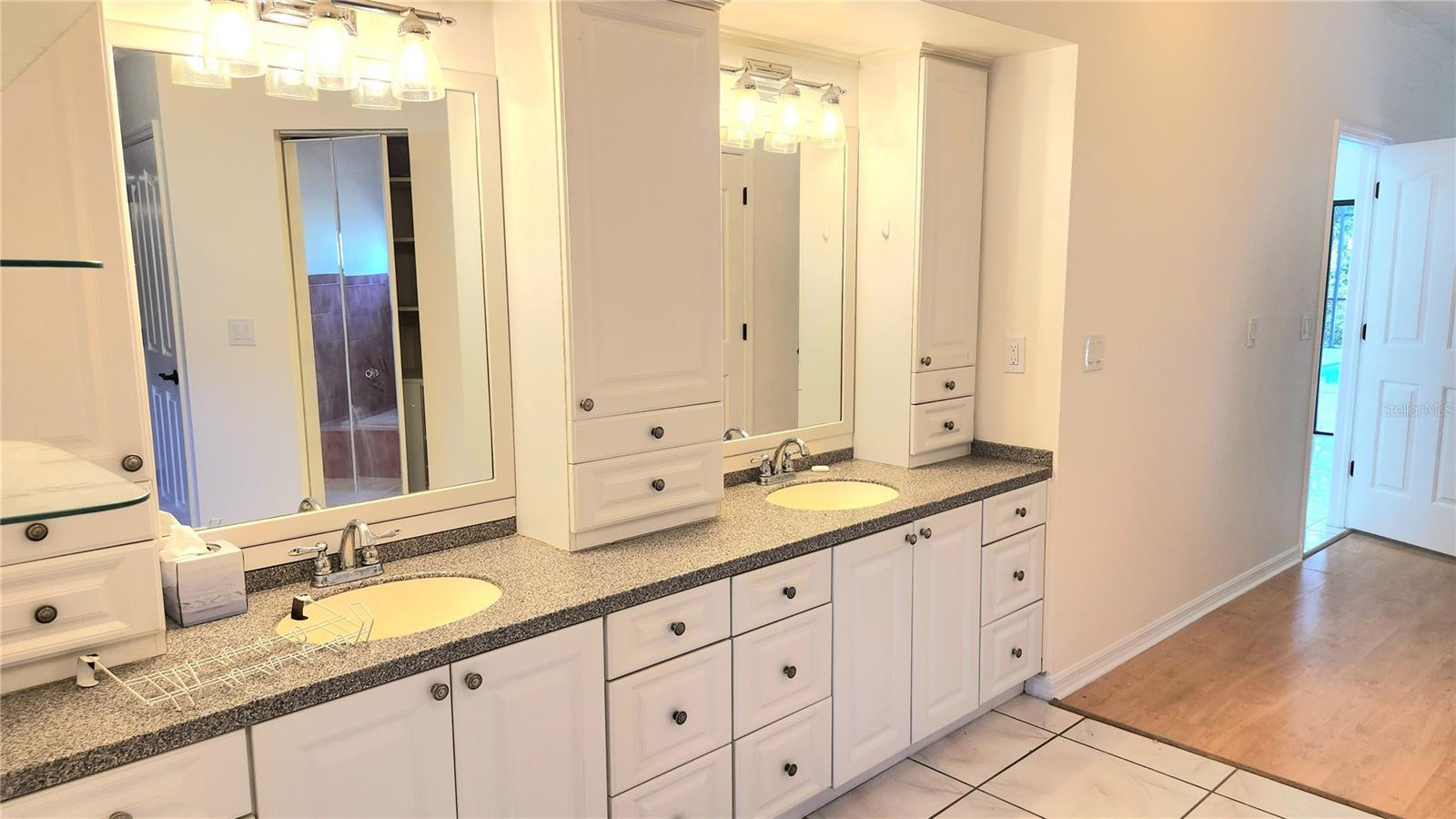 Image 23 of 46 For 3037 Crest Drive